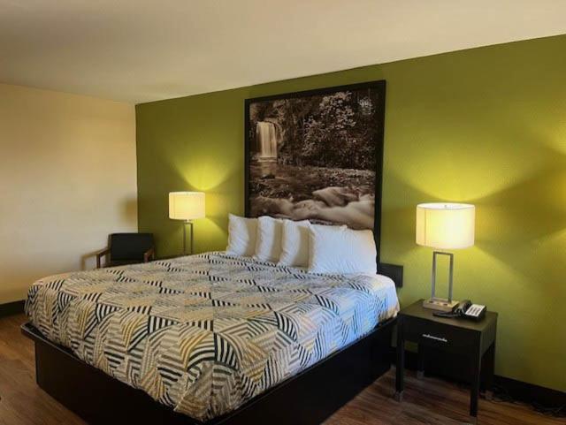 Motel 6 Forsyth, GA Tift College photo 38
