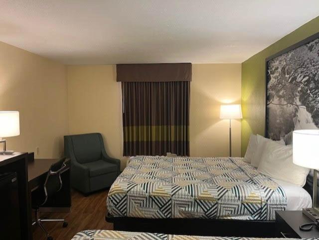 Motel 6 Forsyth, GA Tift College photo 40