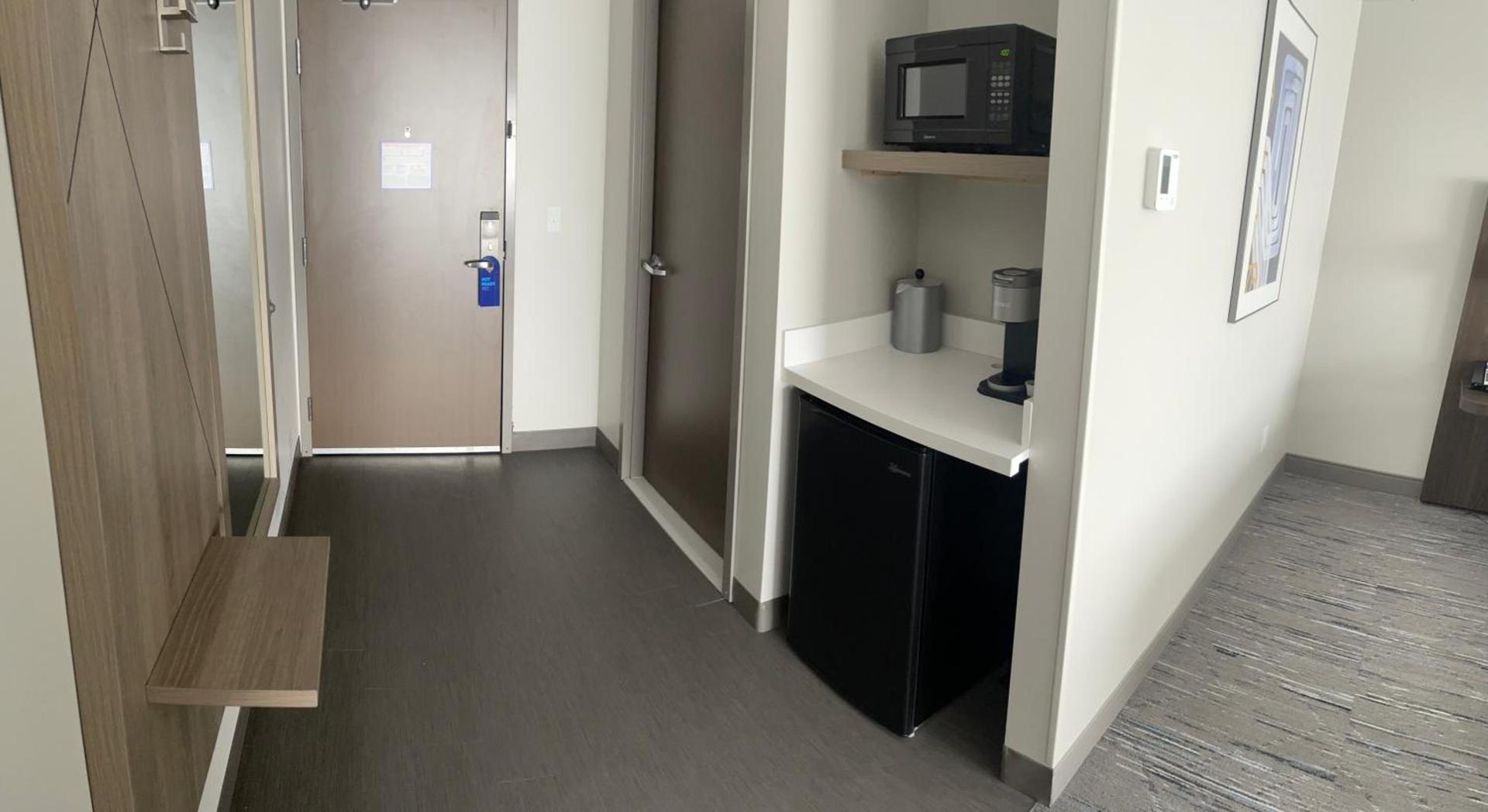 Holiday Inn Express & Suites Muskegon - Grand Haven by IHG photo 7