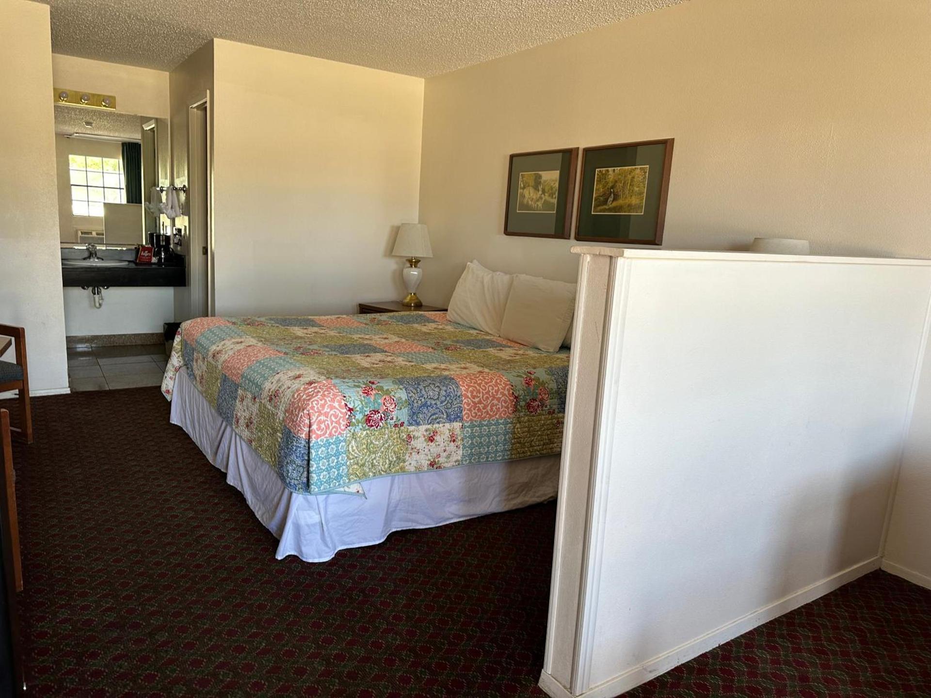 Windcrest Inn and Suites photo 35