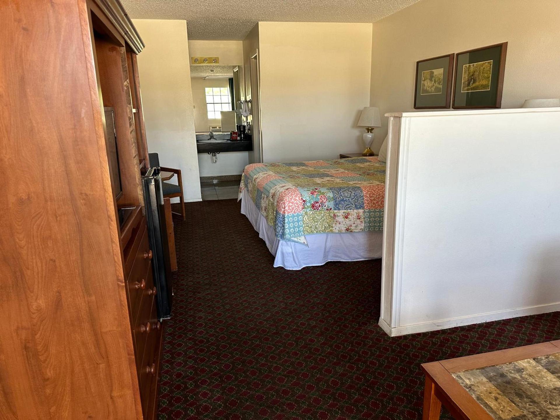 Windcrest Inn and Suites photo 34