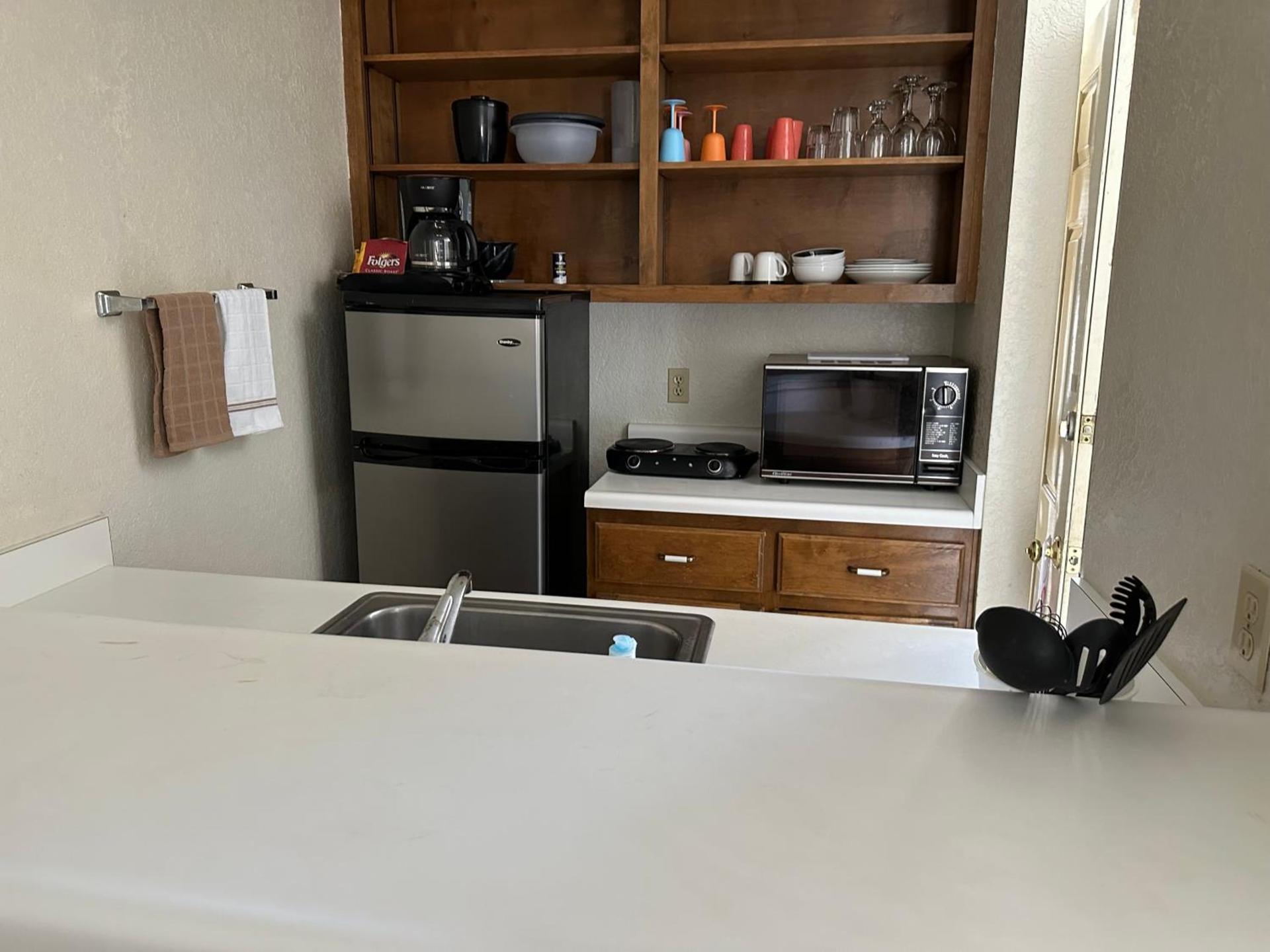 Sunset Inn and Suites photo 93