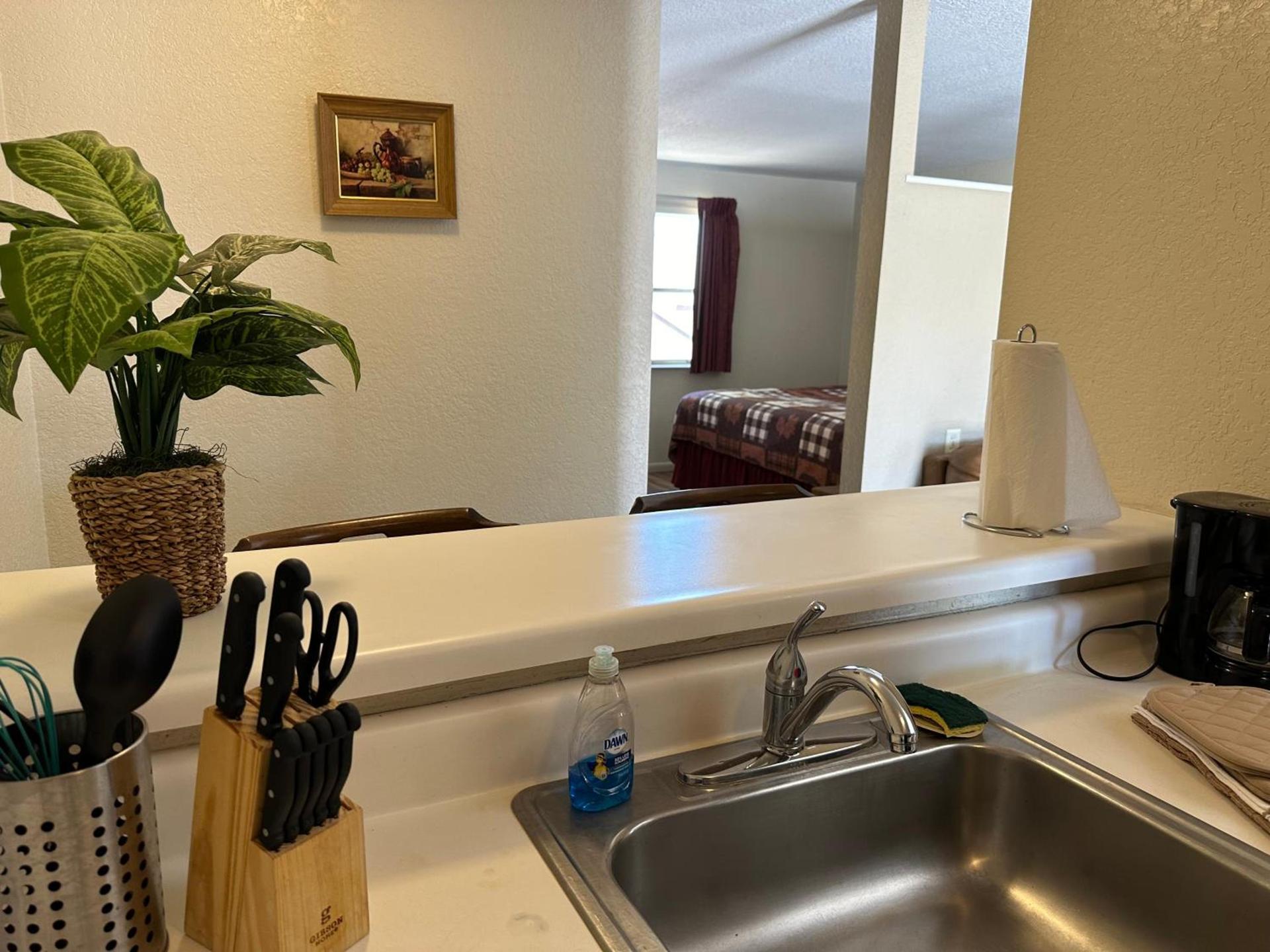 Sunset Inn and Suites photo 94