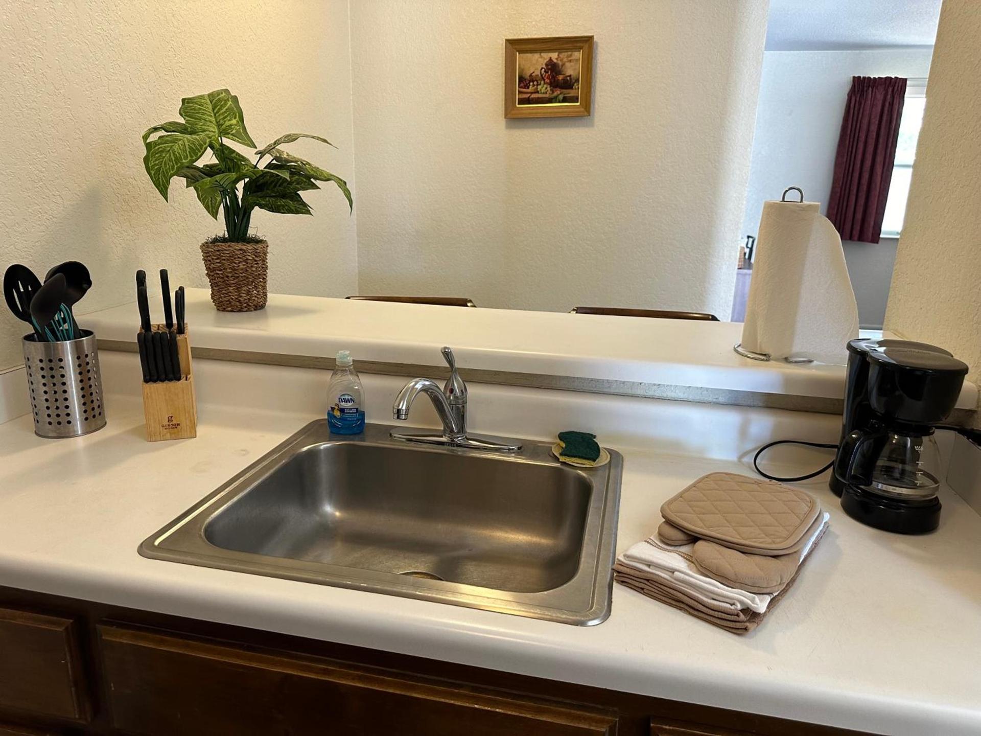 Sunset Inn and Suites photo 98