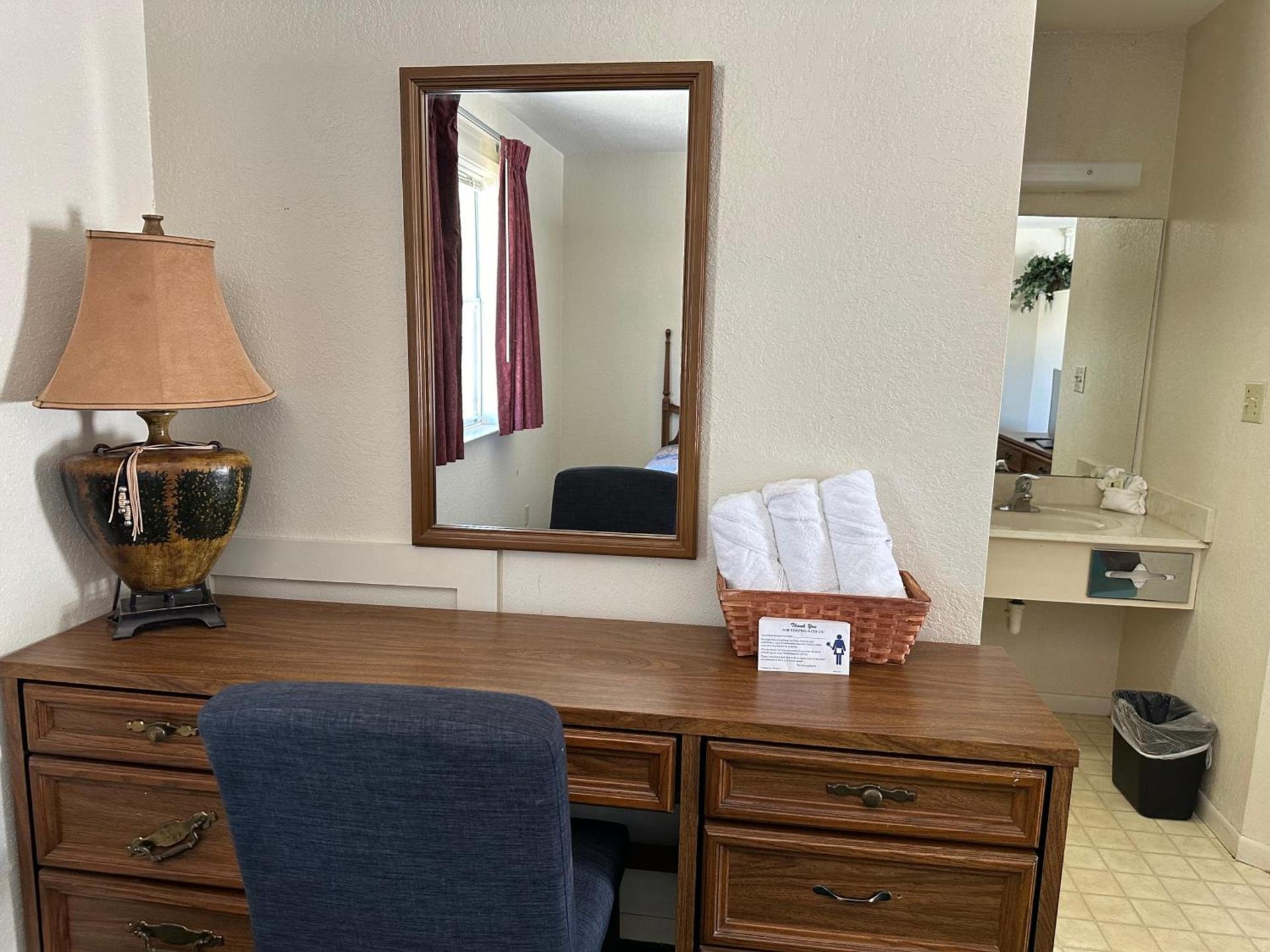 Sunset Inn and Suites photo 97