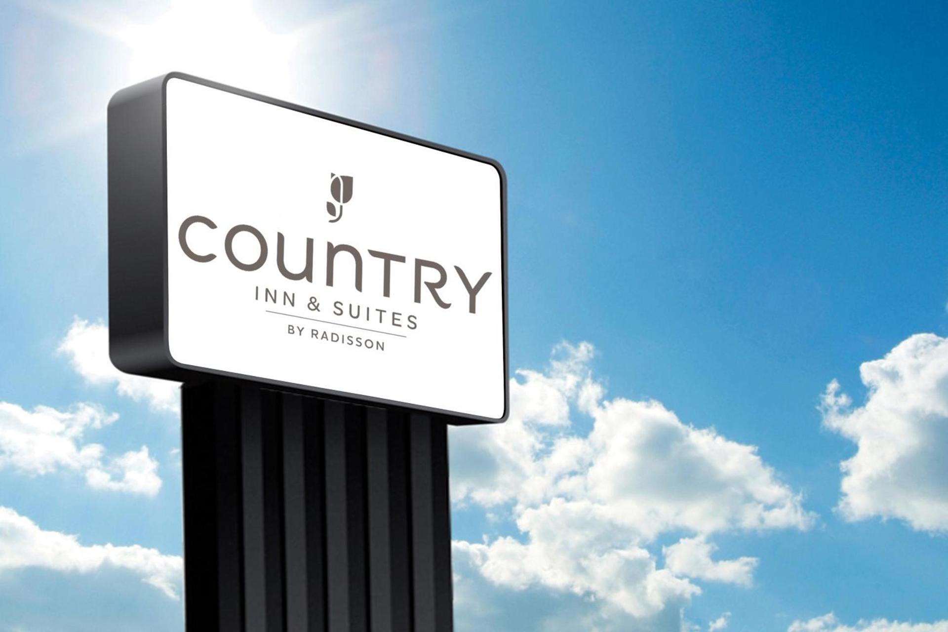 Country Inn & Suites by Radisson, Dunbar - Charleston photo 12