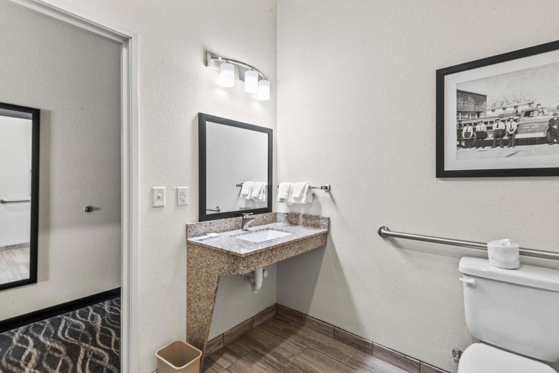 Cobblestone Hotel & Suites - Cullman photo 61