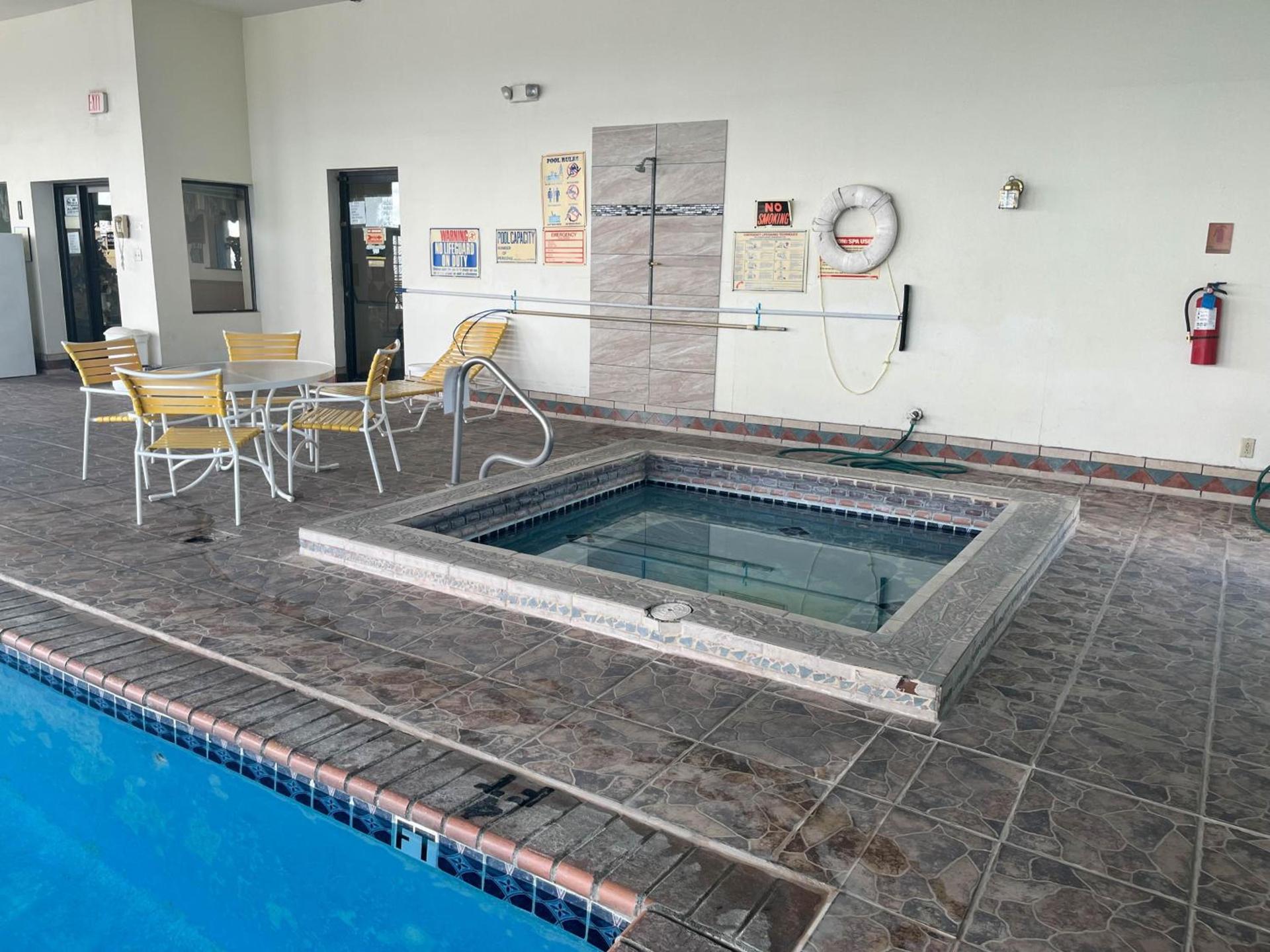 Motel 6 Deming, NM photo 9