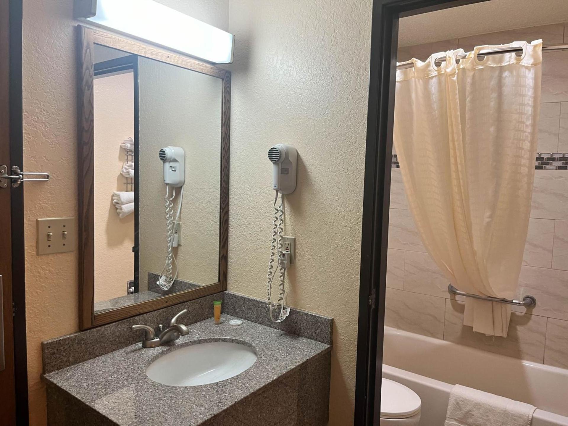 Motel 6 Deming, NM photo 23