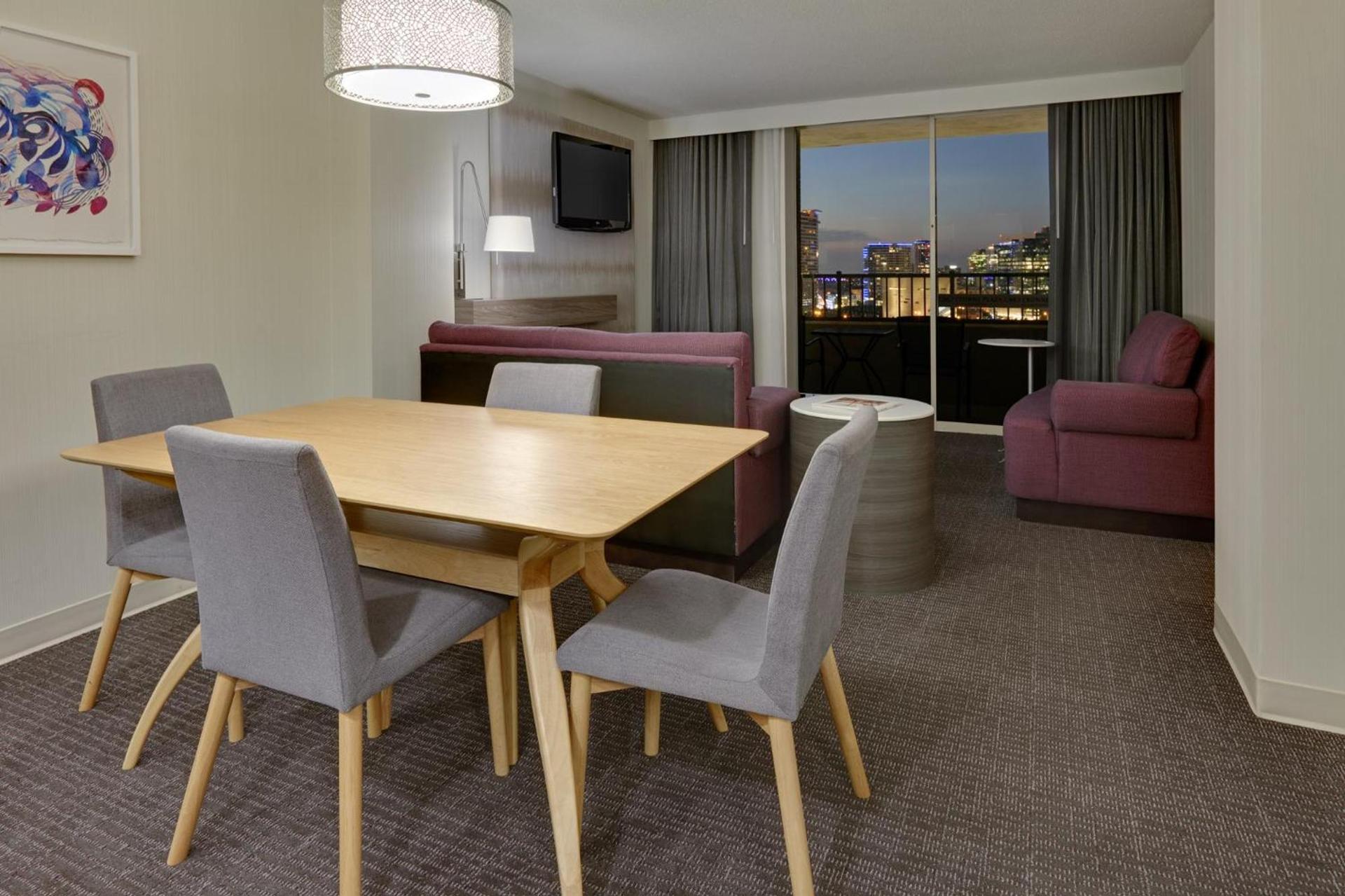 Crowne Plaza Dallas Downtown by IHG photo 9