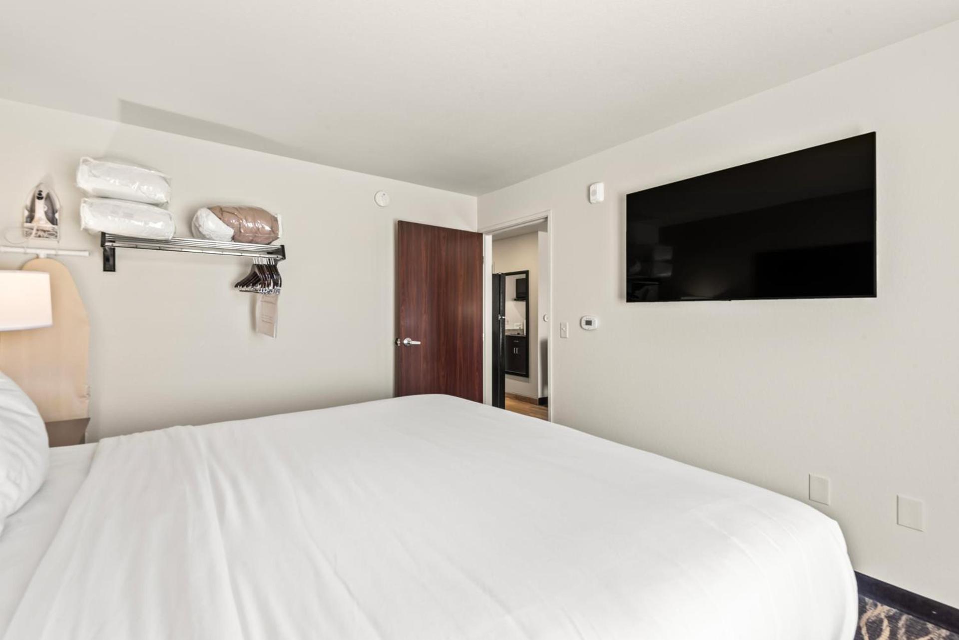 Cobblestone Hotel & Suites - Cullman photo 68