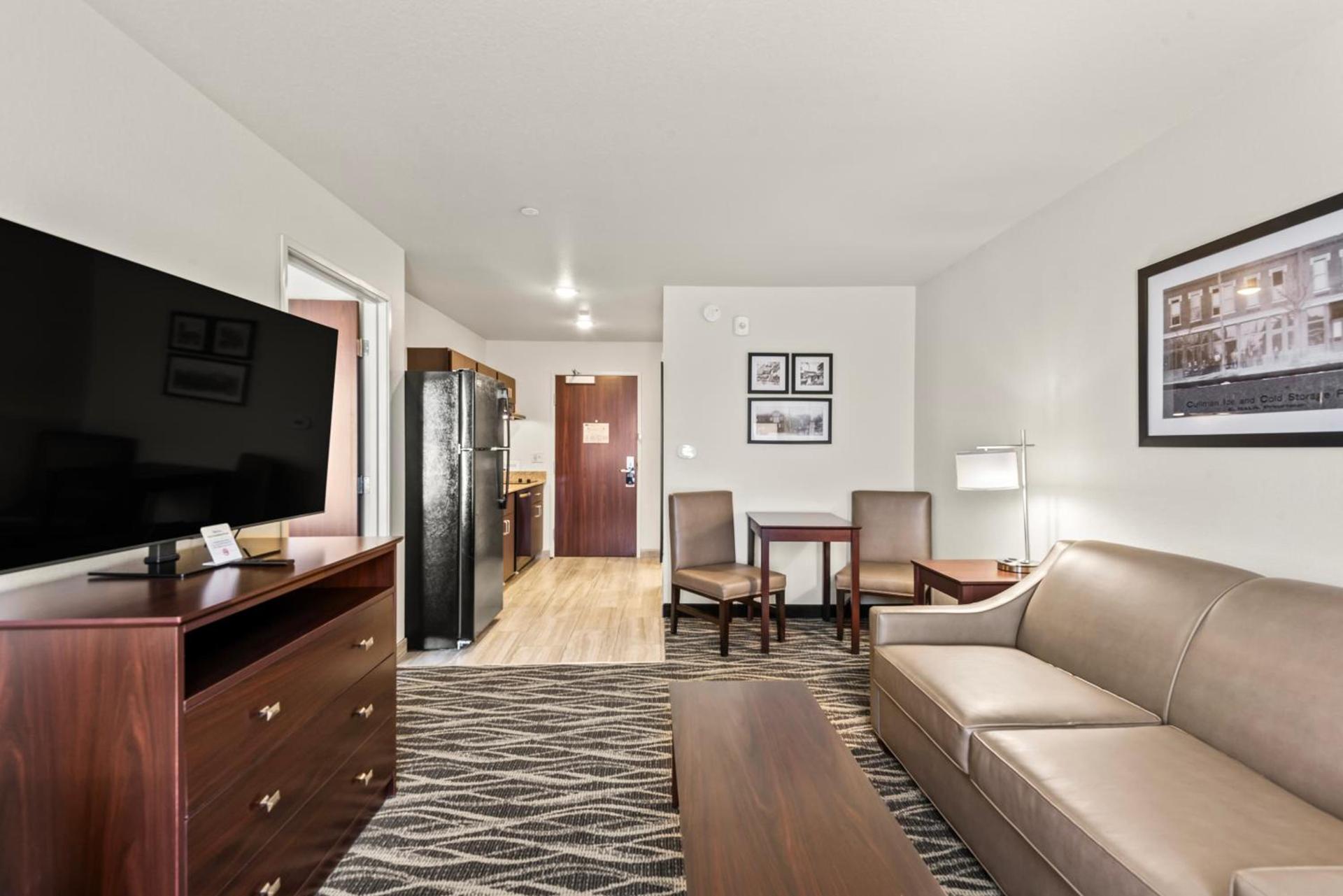 Cobblestone Hotel & Suites - Cullman photo 70