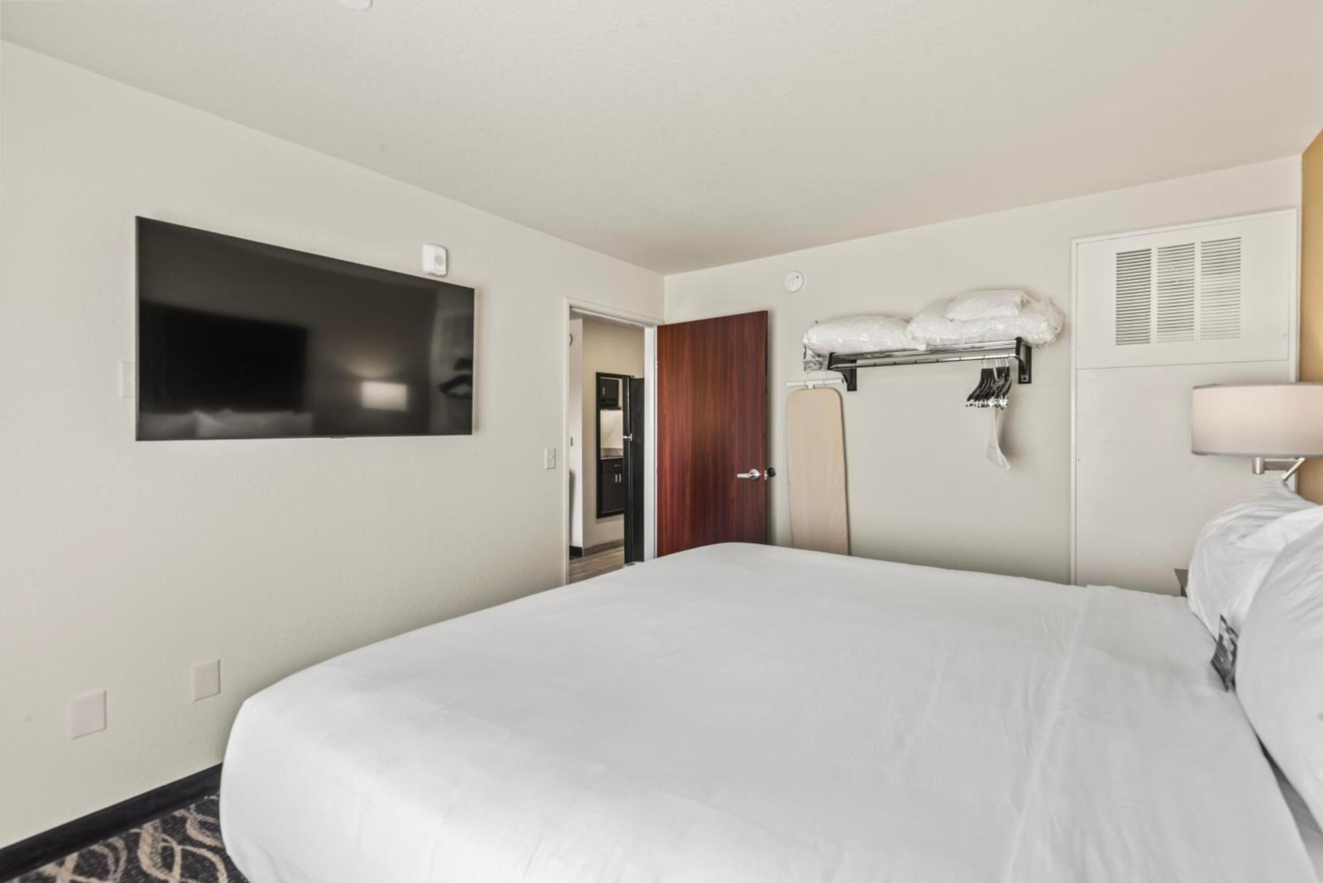Cobblestone Hotel & Suites - Cullman photo 73