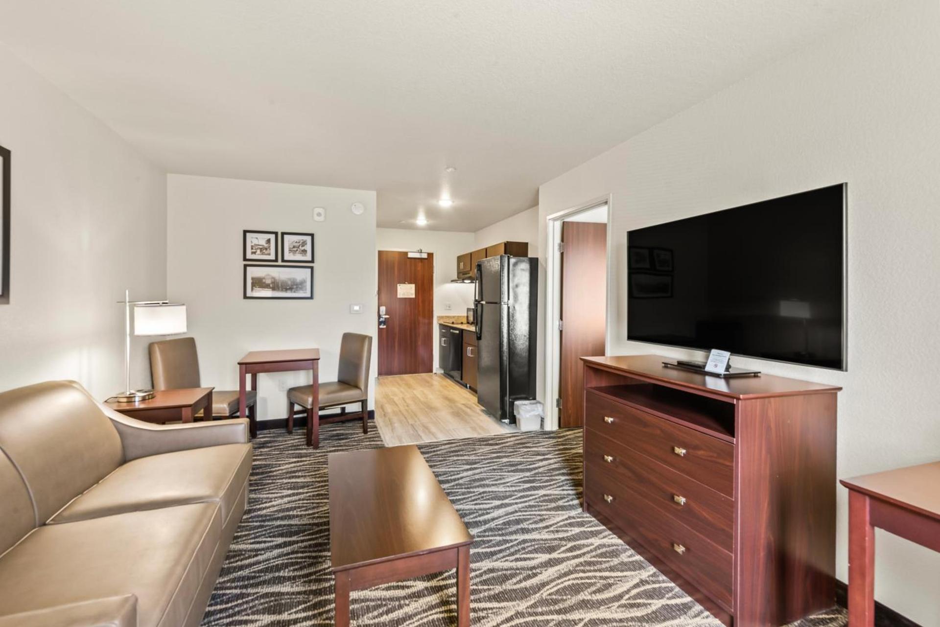 Cobblestone Hotel & Suites - Cullman photo 76