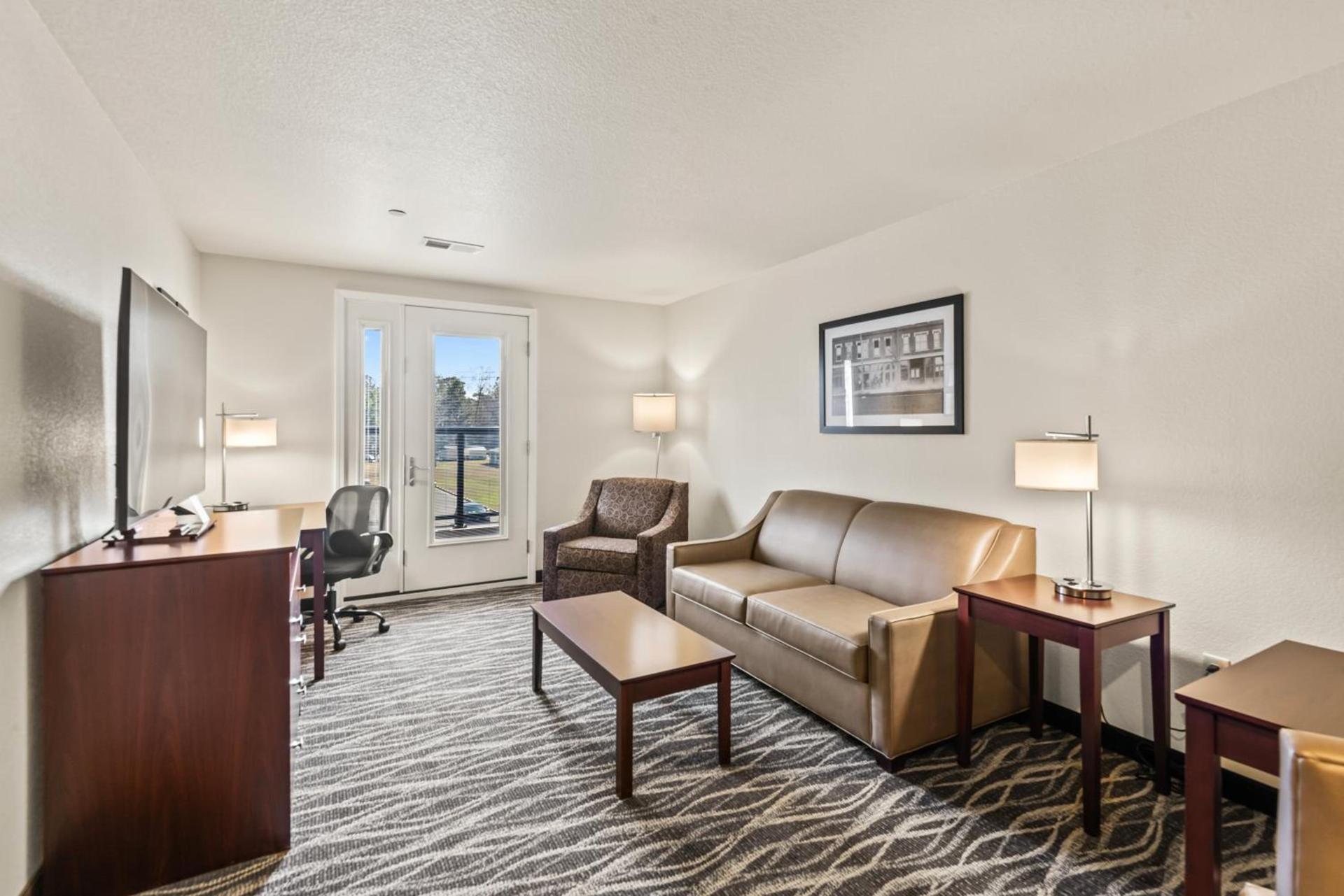 Cobblestone Hotel & Suites - Cullman photo 75