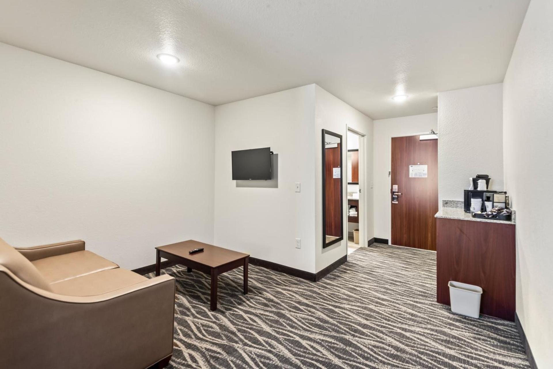 Cobblestone Hotel & Suites - Cullman photo 84