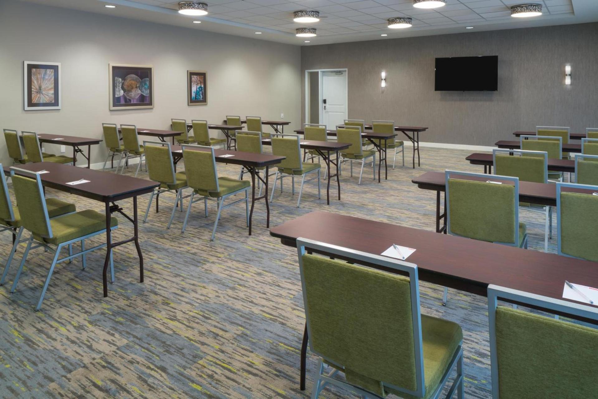 TownePlace Suites by Marriott Detroit Taylor photo 15