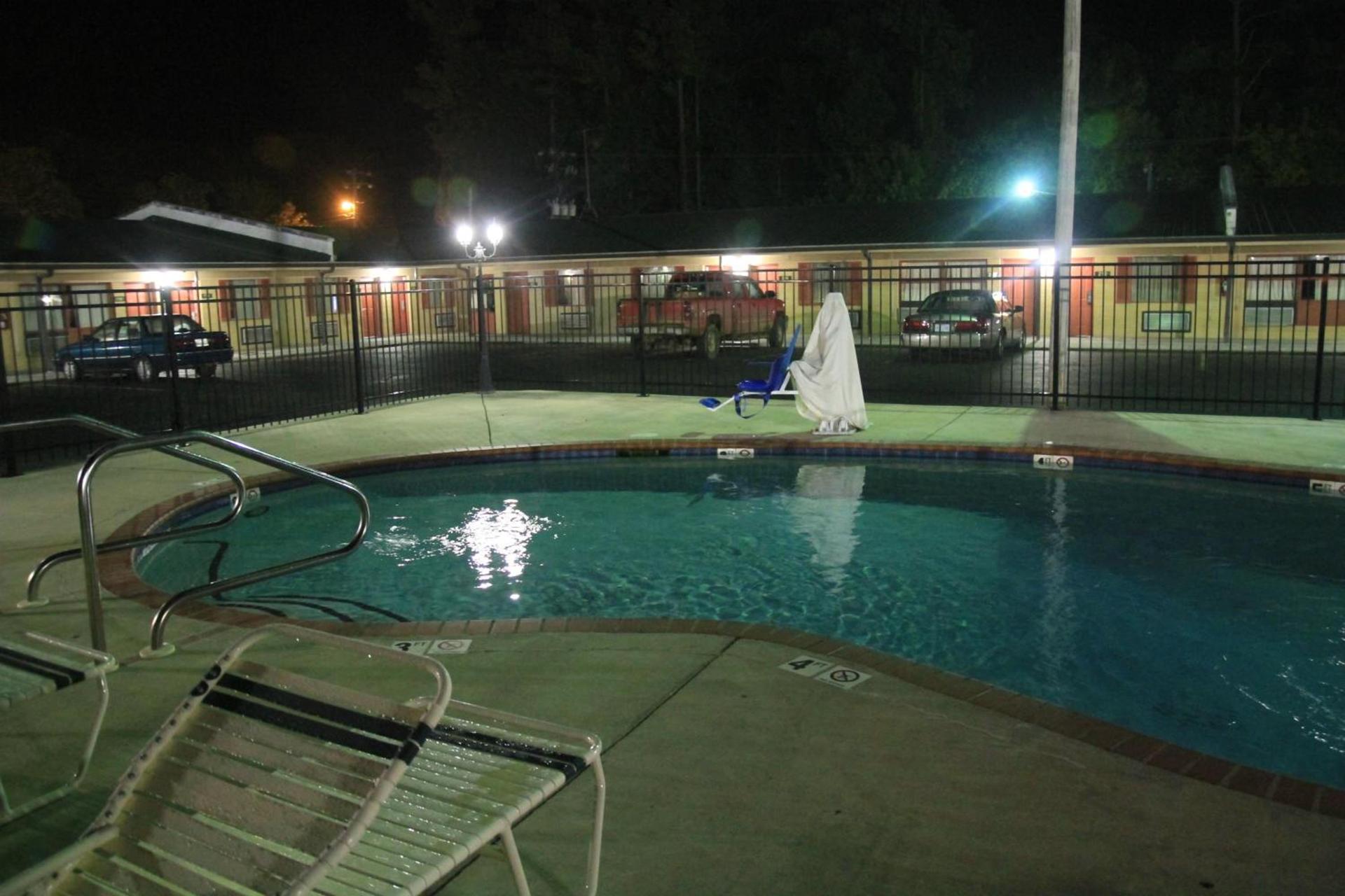 Holiday Terrace Motel photo 9