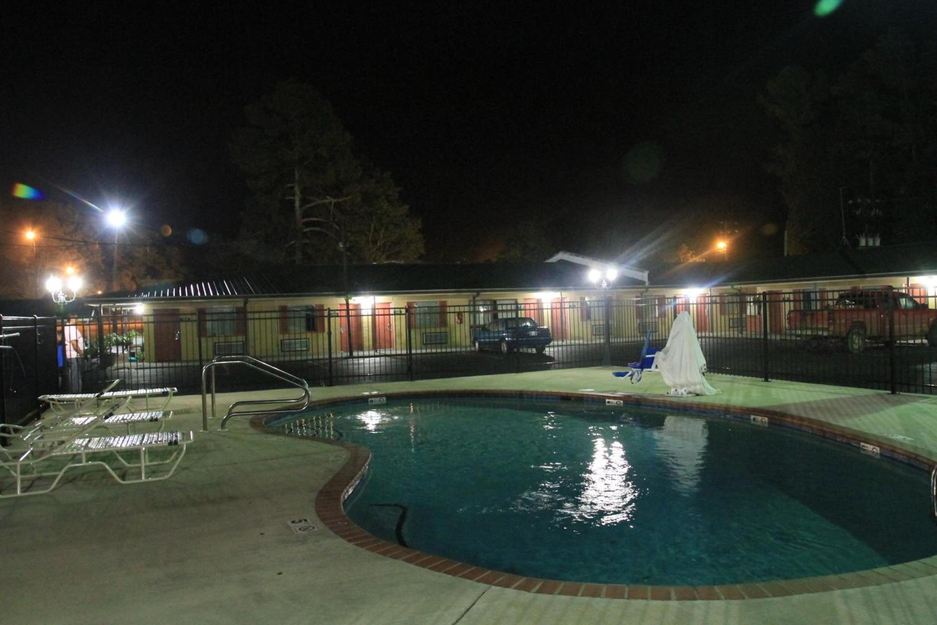 Holiday Terrace Motel photo 15