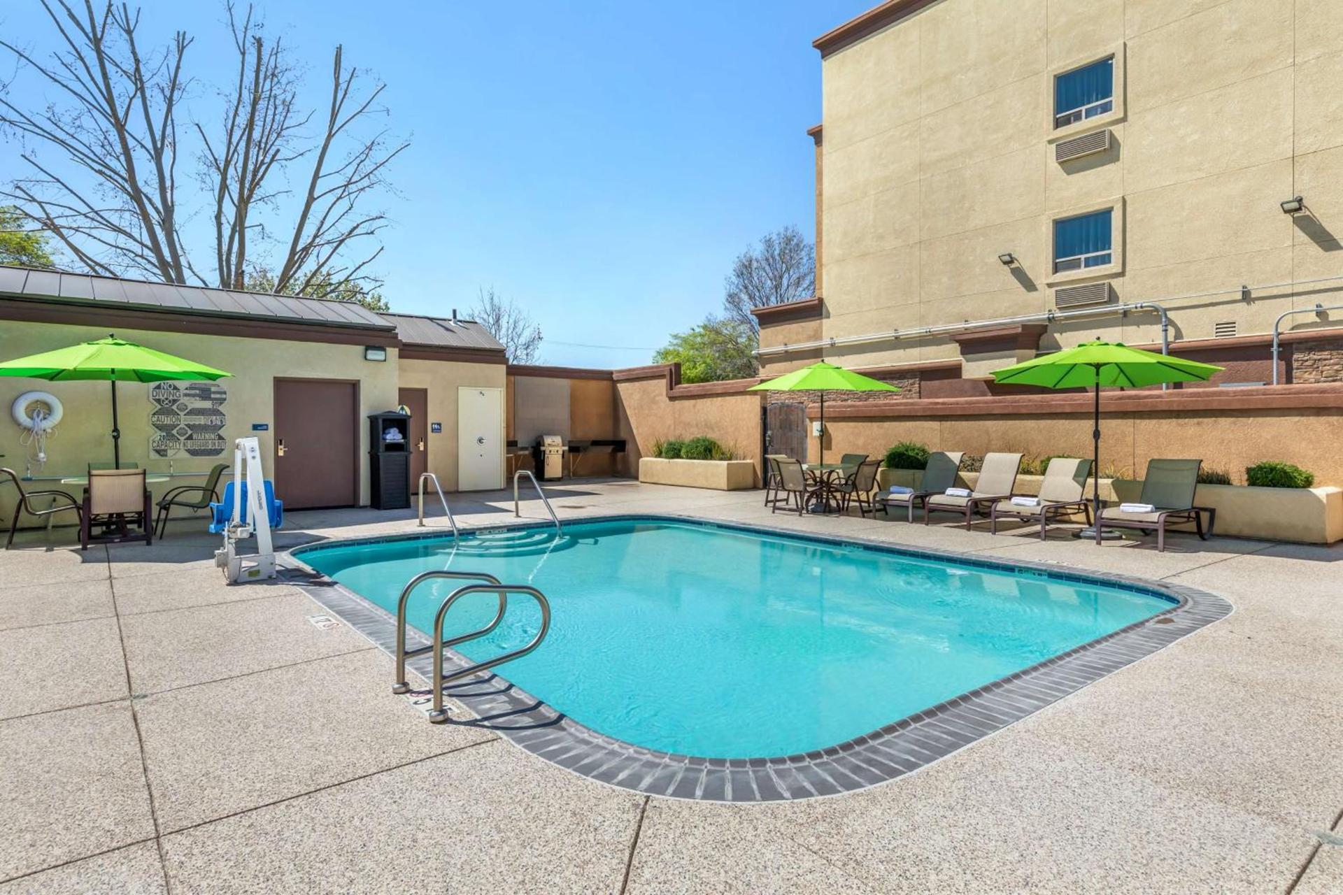 Best Western Plus Taft Inn photo 2
