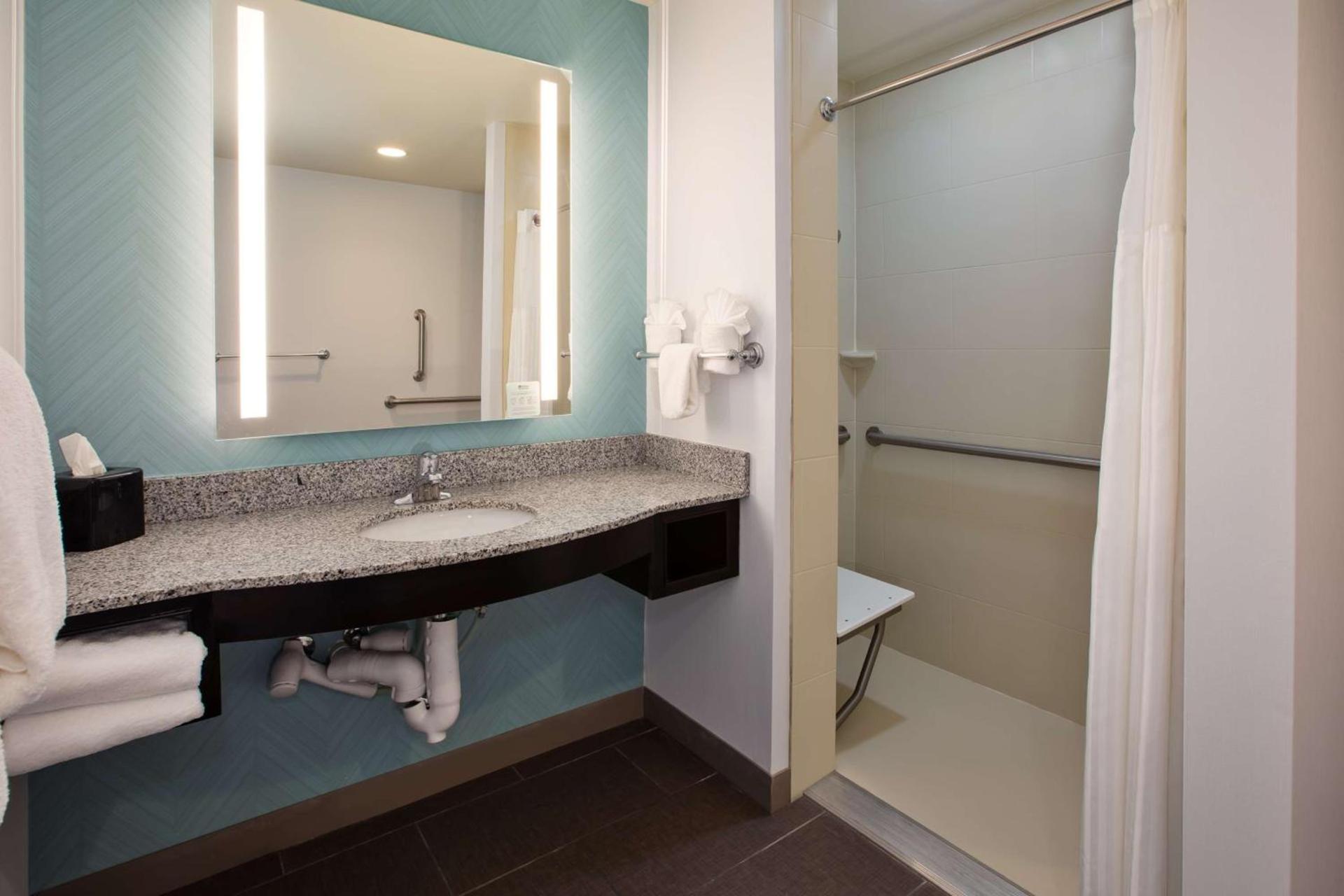 Hilton Garden Inn Benton Harbor photo 16