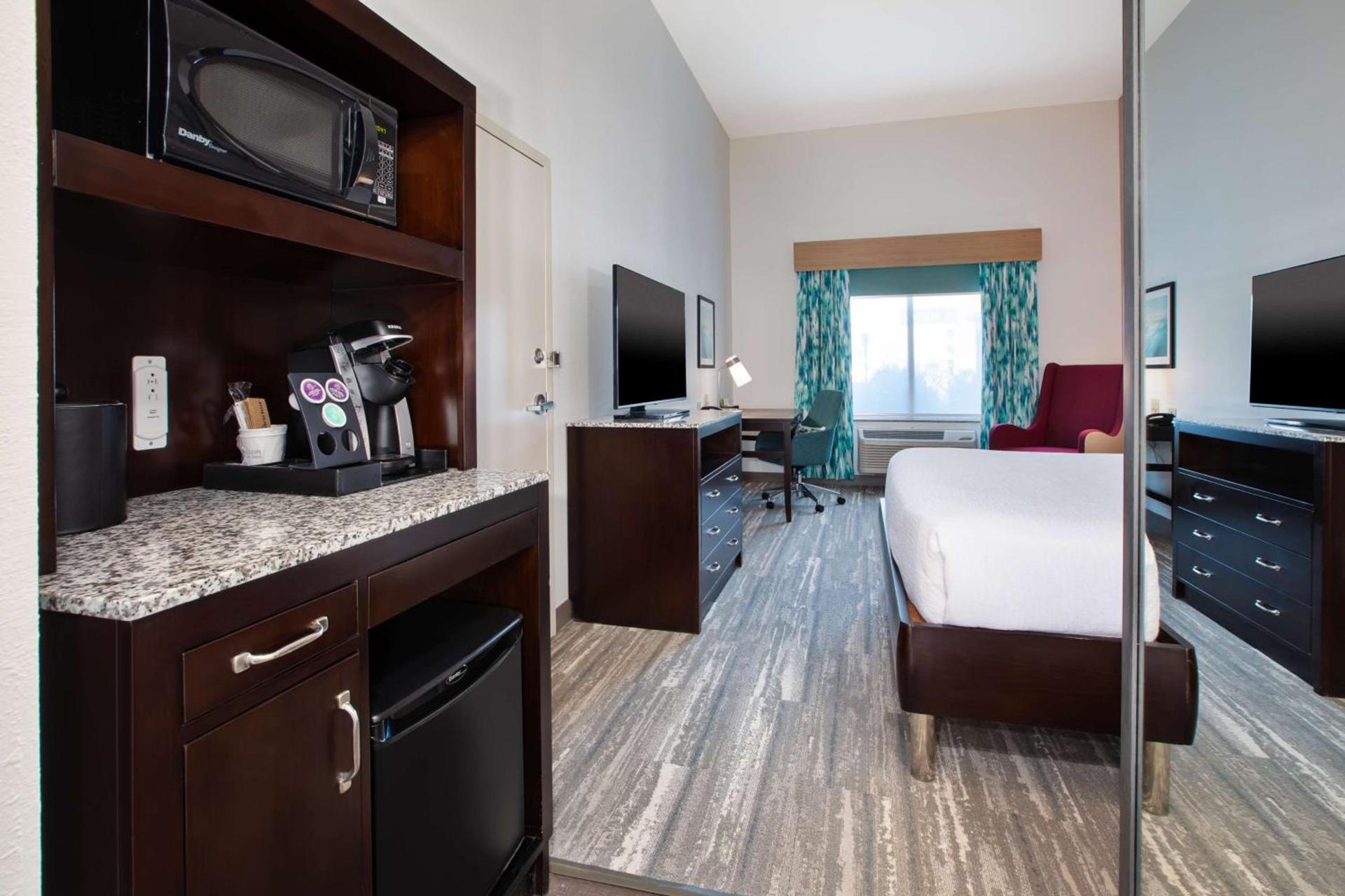 Hilton Garden Inn Benton Harbor photo 21