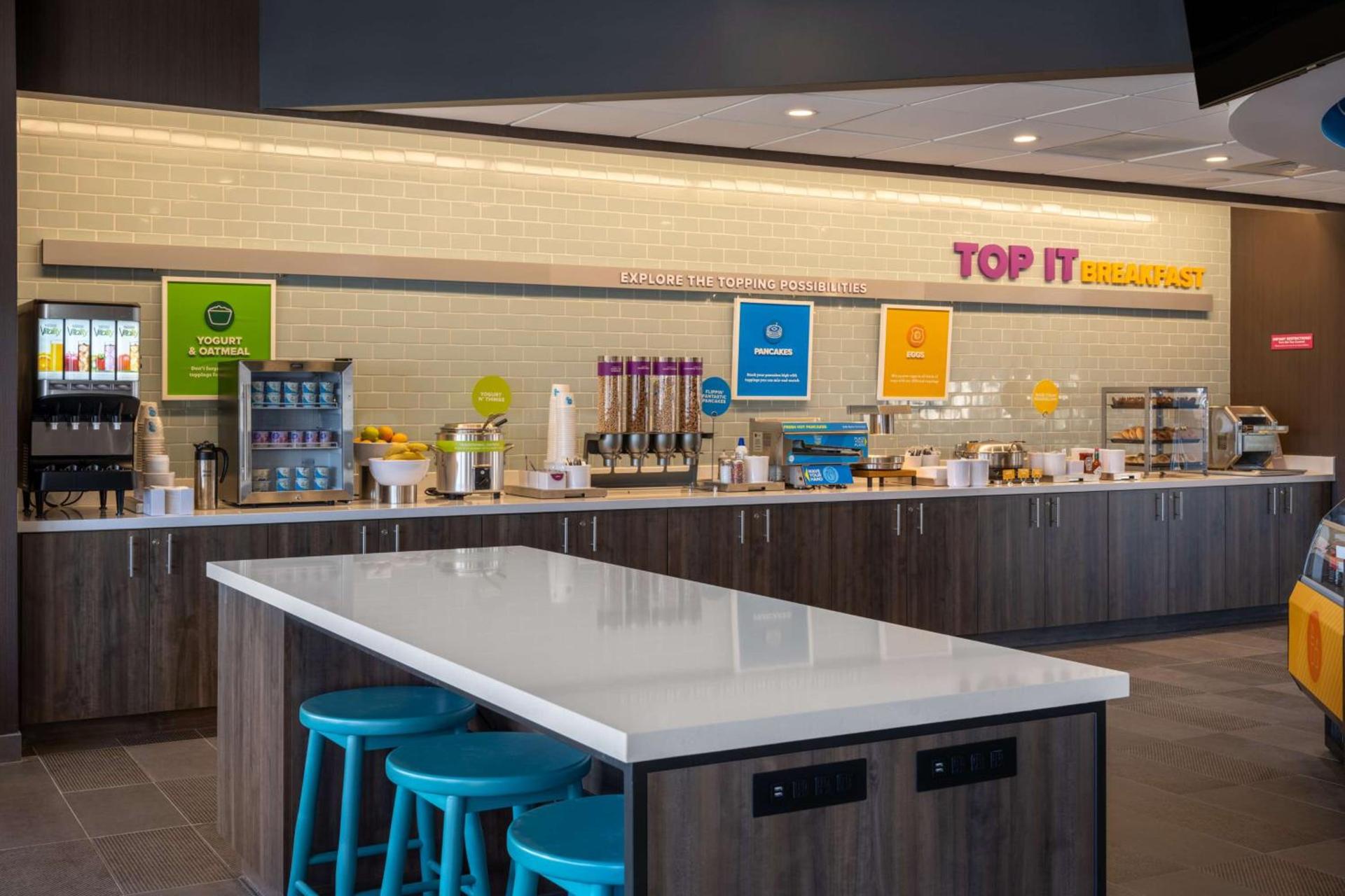 Tru By Hilton Naperville Chicago photo 14