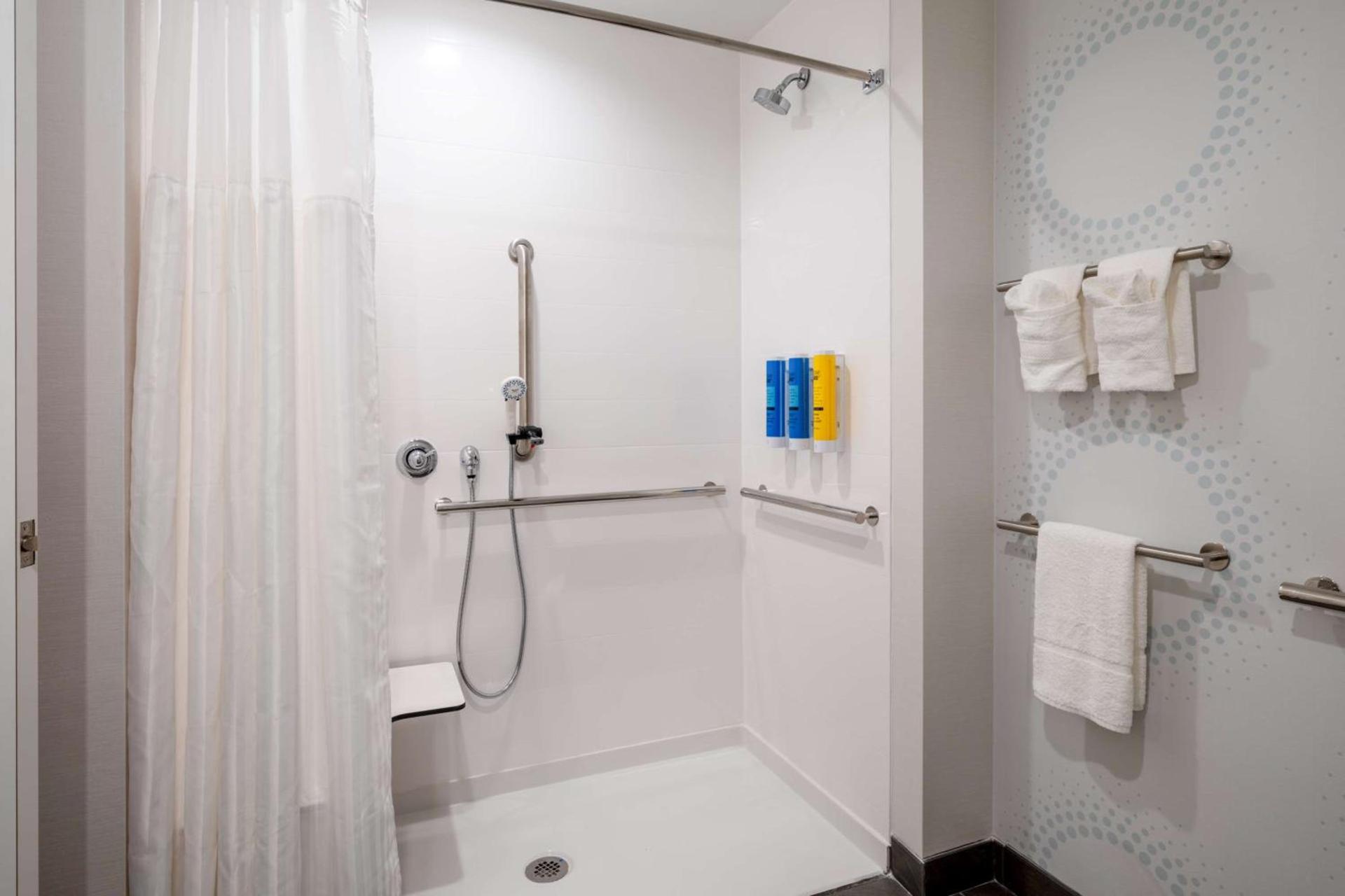 Tru By Hilton Naperville Chicago photo 25