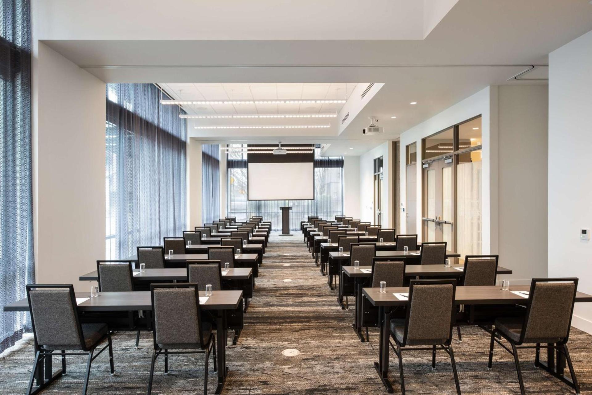 Holman Riverfront Park Hotel Salem, Tapestry By Hilton photo 37