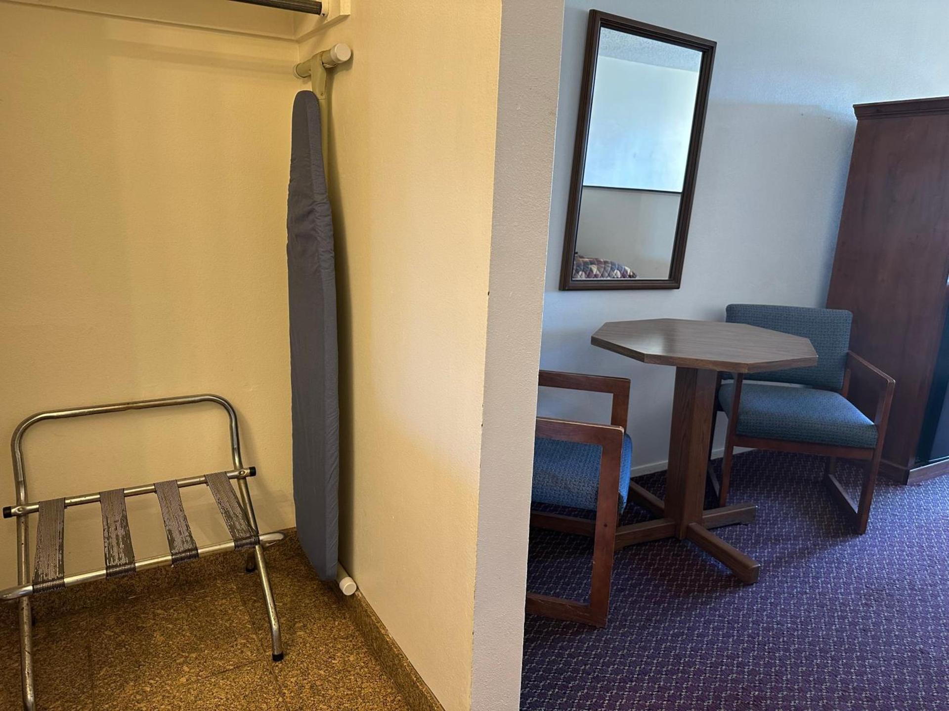 Windcrest Inn and Suites photo 46