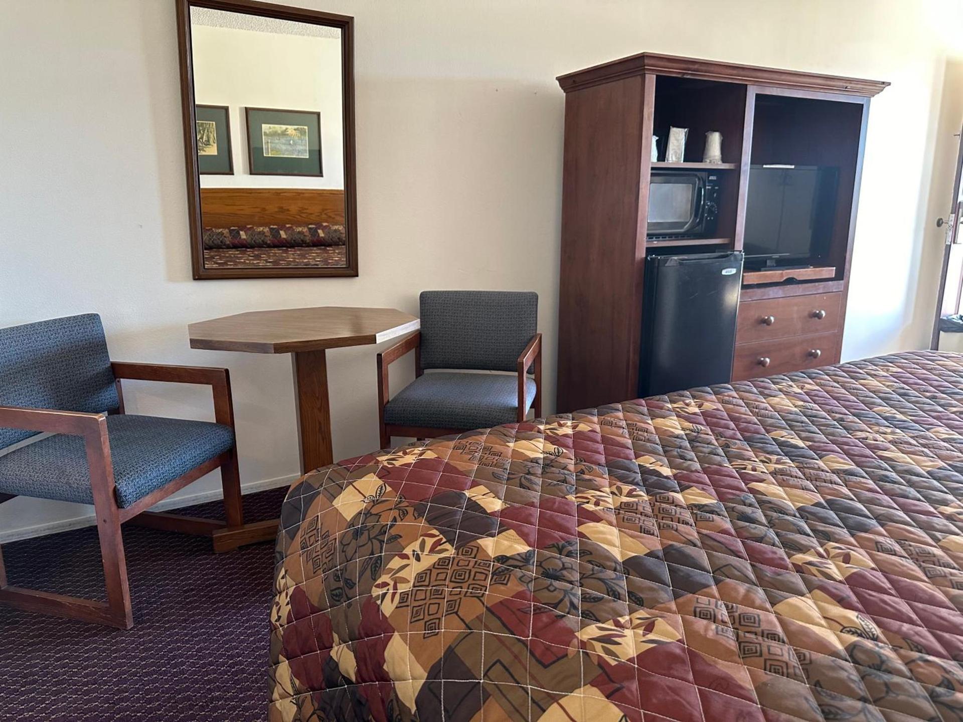 Windcrest Inn and Suites photo 48