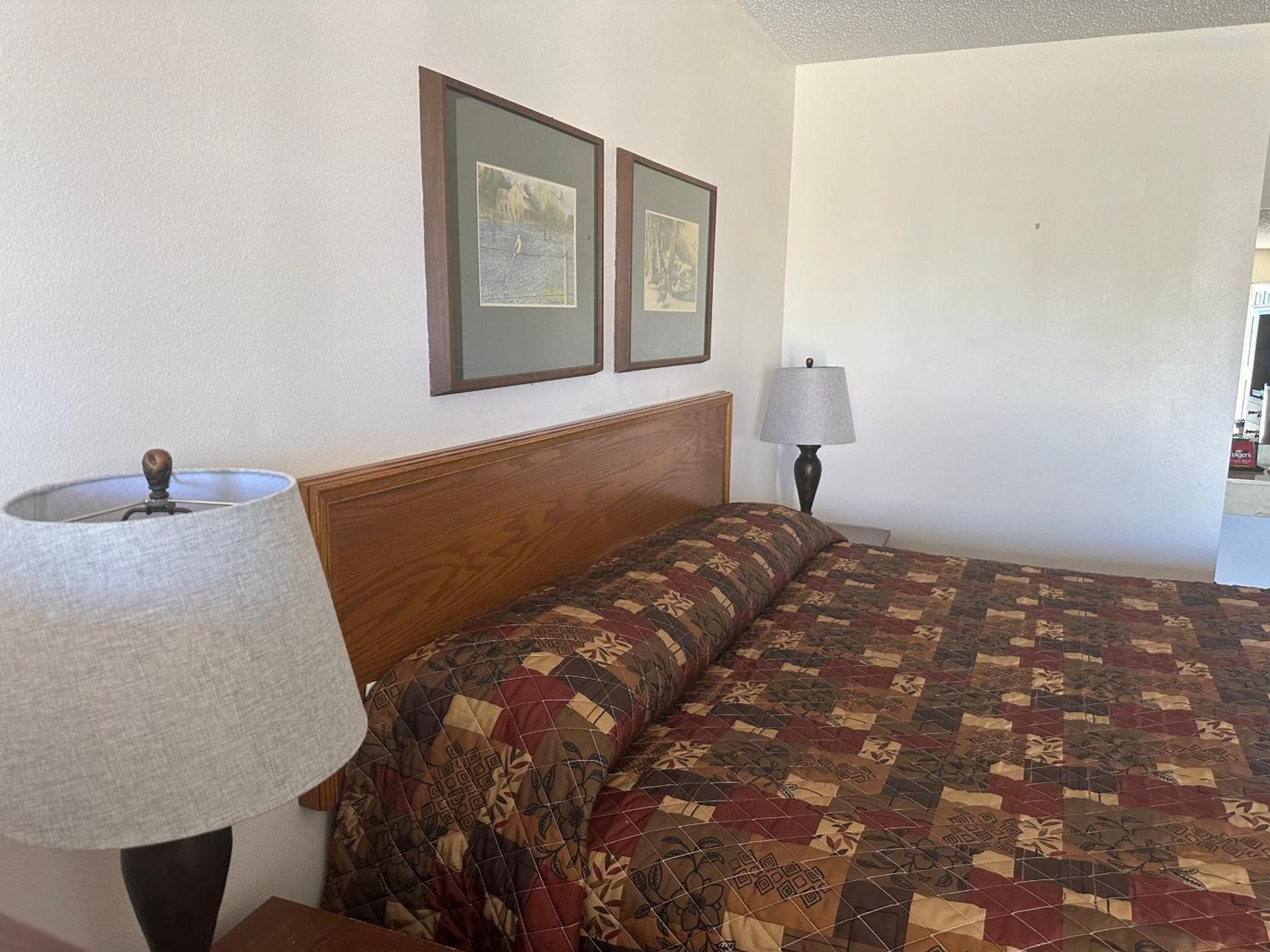 Windcrest Inn and Suites photo 49