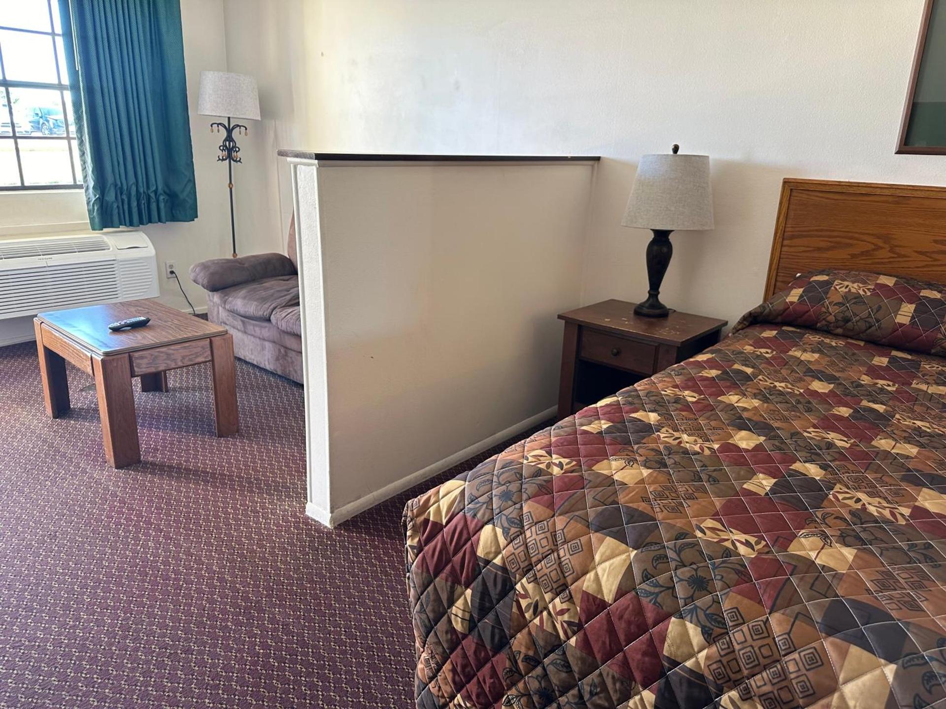 Windcrest Inn and Suites photo 57