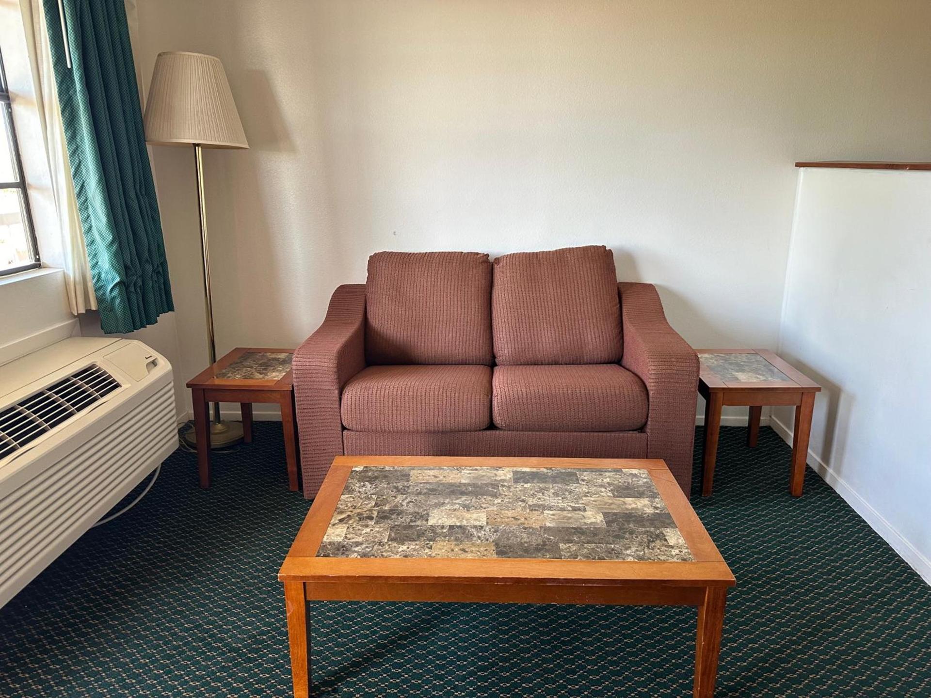 Windcrest Inn and Suites photo 58