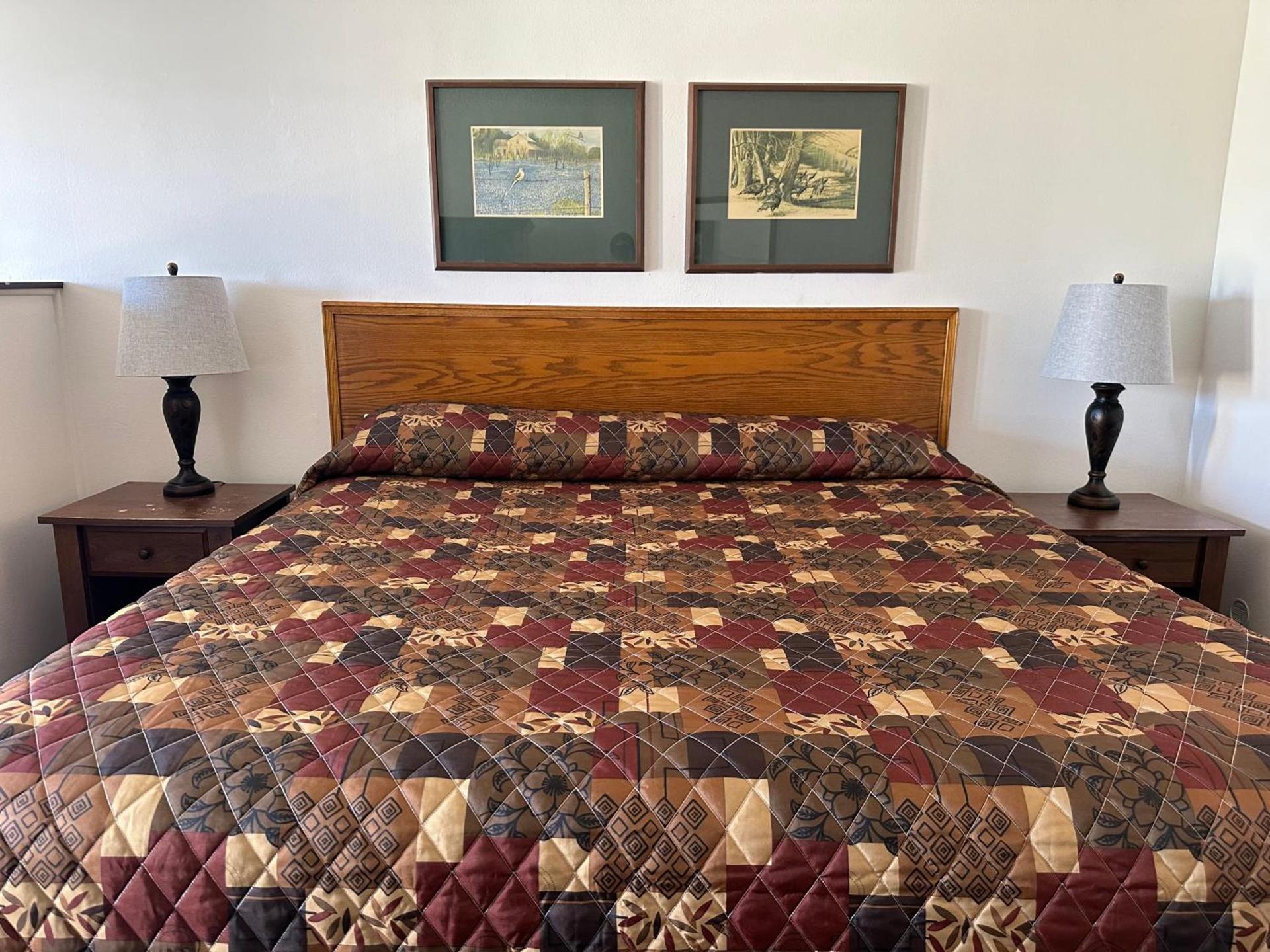 Windcrest Inn and Suites photo 59