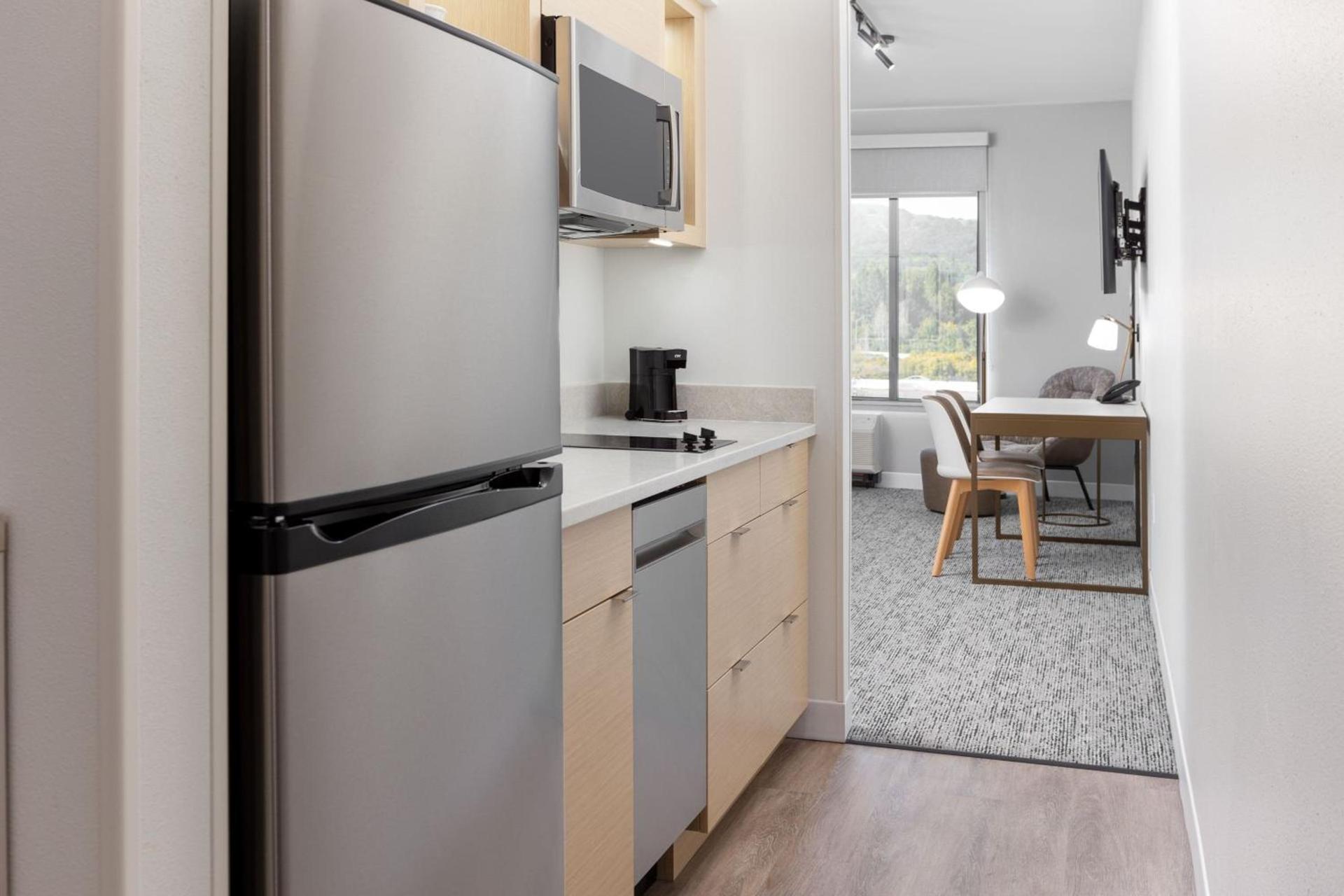 TownePlace Suites by Marriott Pleasanton photo 9