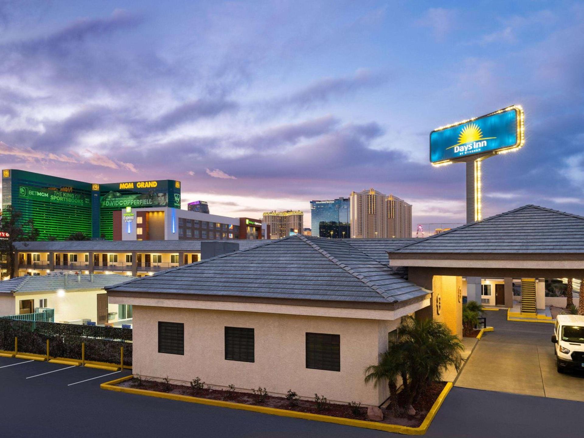 Days Inn by Wyndham Las Vegas Airport Near the Strip photo 3