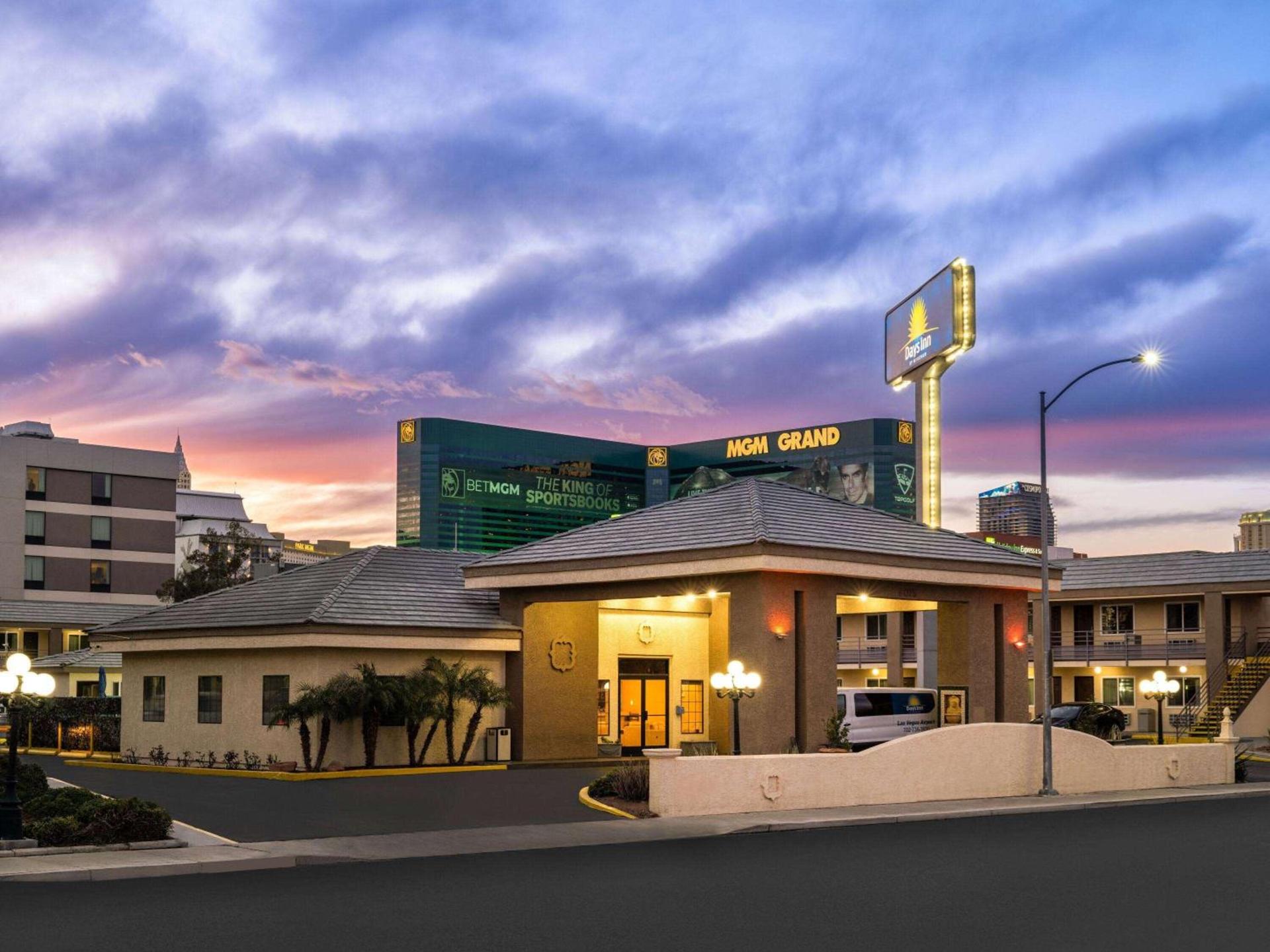 Days Inn by Wyndham Las Vegas Airport Near the Strip photo 4