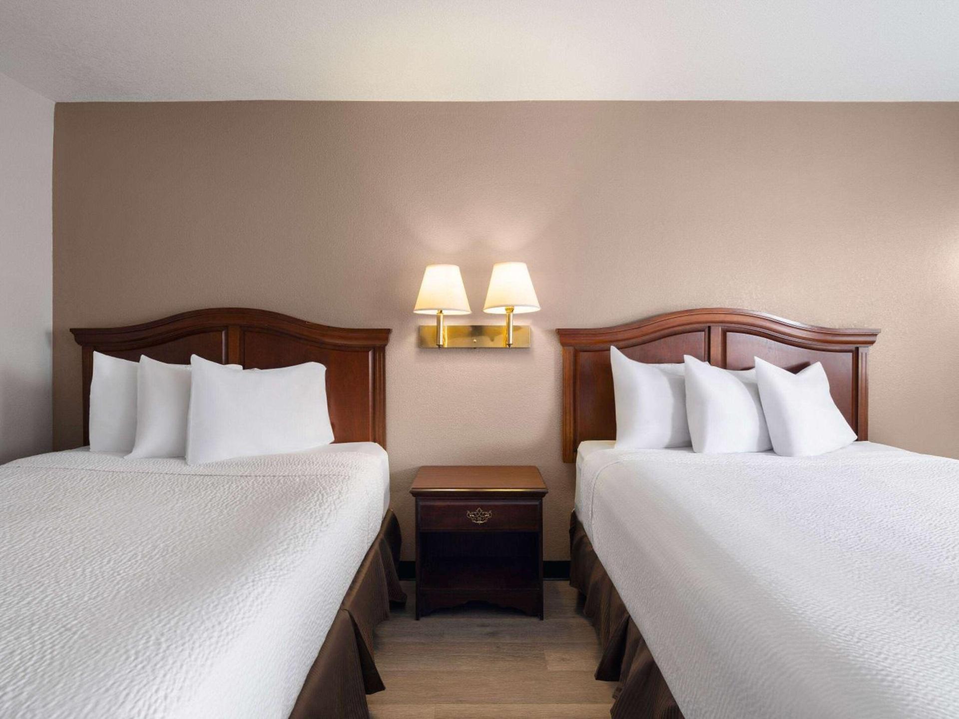 Travelodge by Wyndham Tucson AZ photo 34