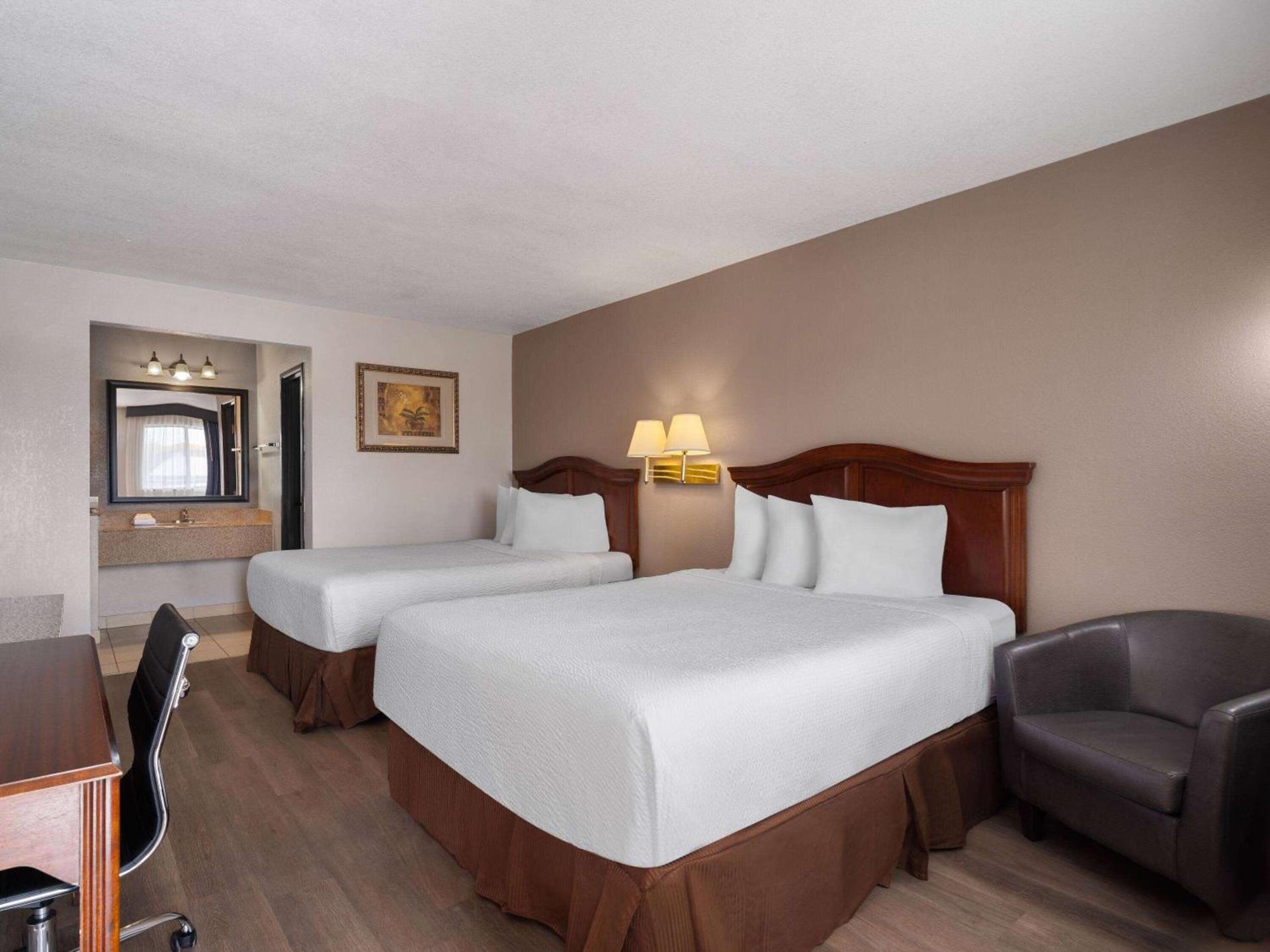 Travelodge by Wyndham Tucson AZ photo 35