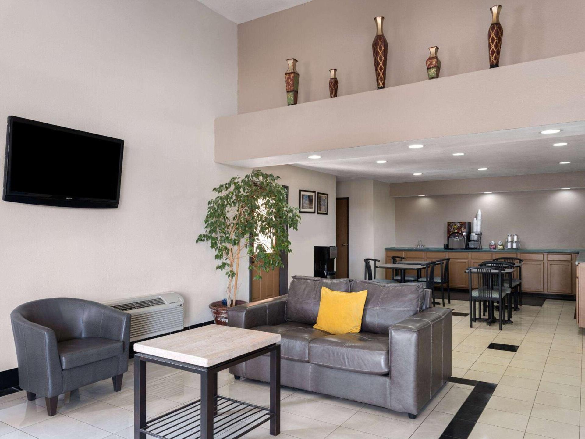 Travelodge by Wyndham Tucson AZ photo 6