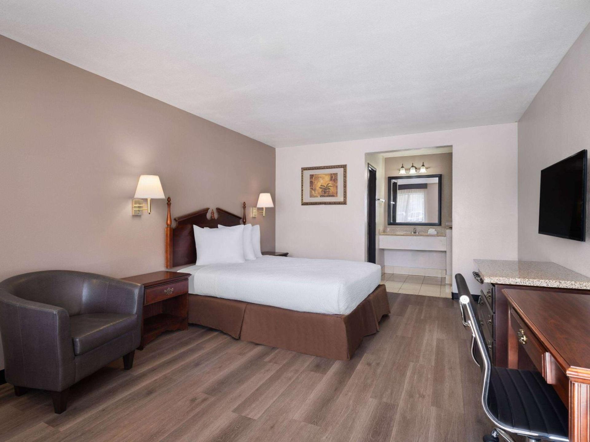 Travelodge by Wyndham Tucson AZ photo 8