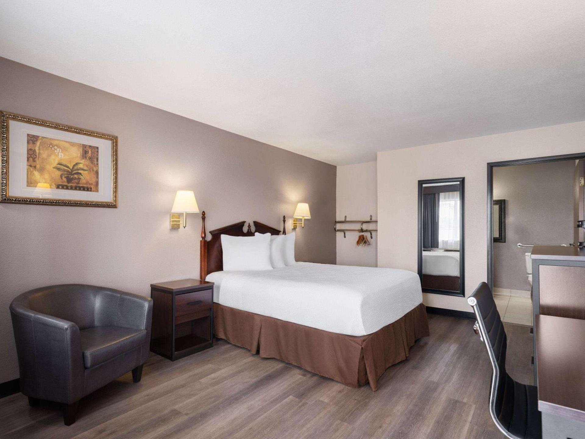 Travelodge by Wyndham Tucson AZ photo 10