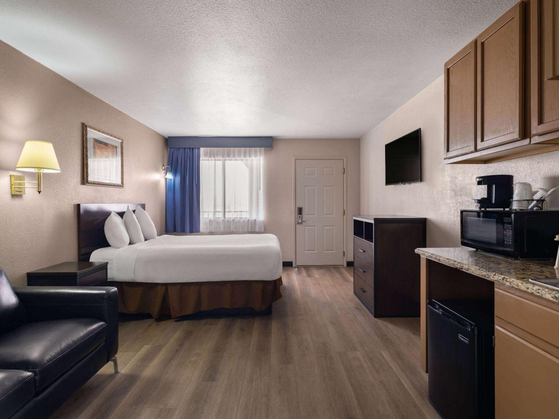 Travelodge by Wyndham Tucson AZ photo 33