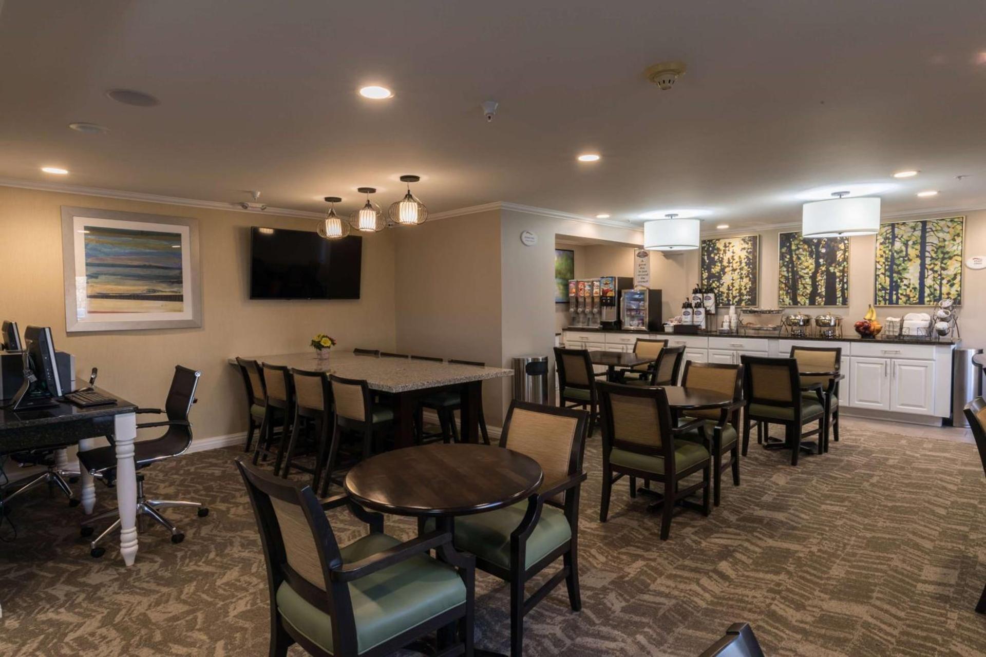 Baymont by Wyndham Detroit Airport/Romulus photo 16