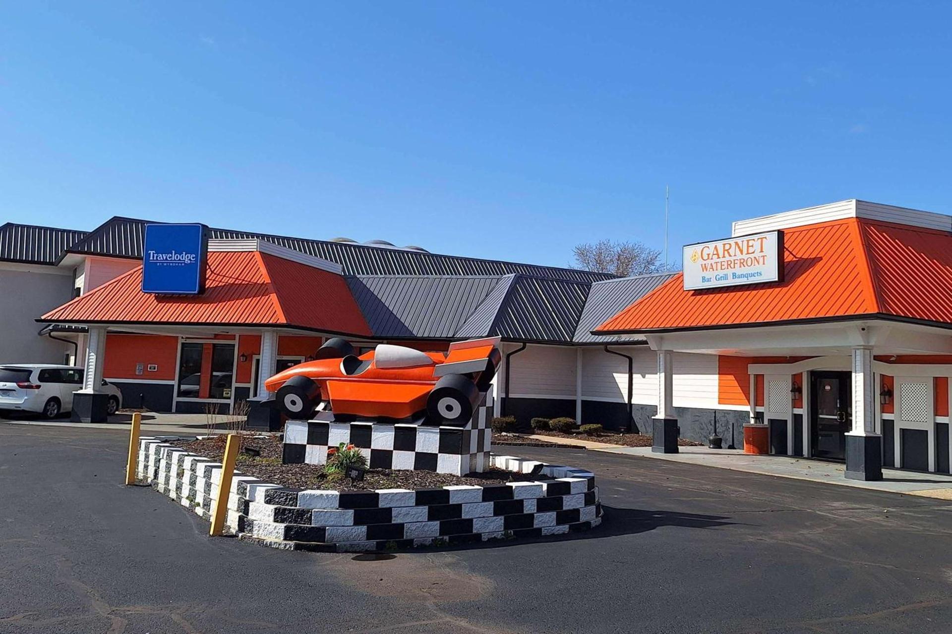 Travelodge by Wyndham Indianapolis Speedway photo 1