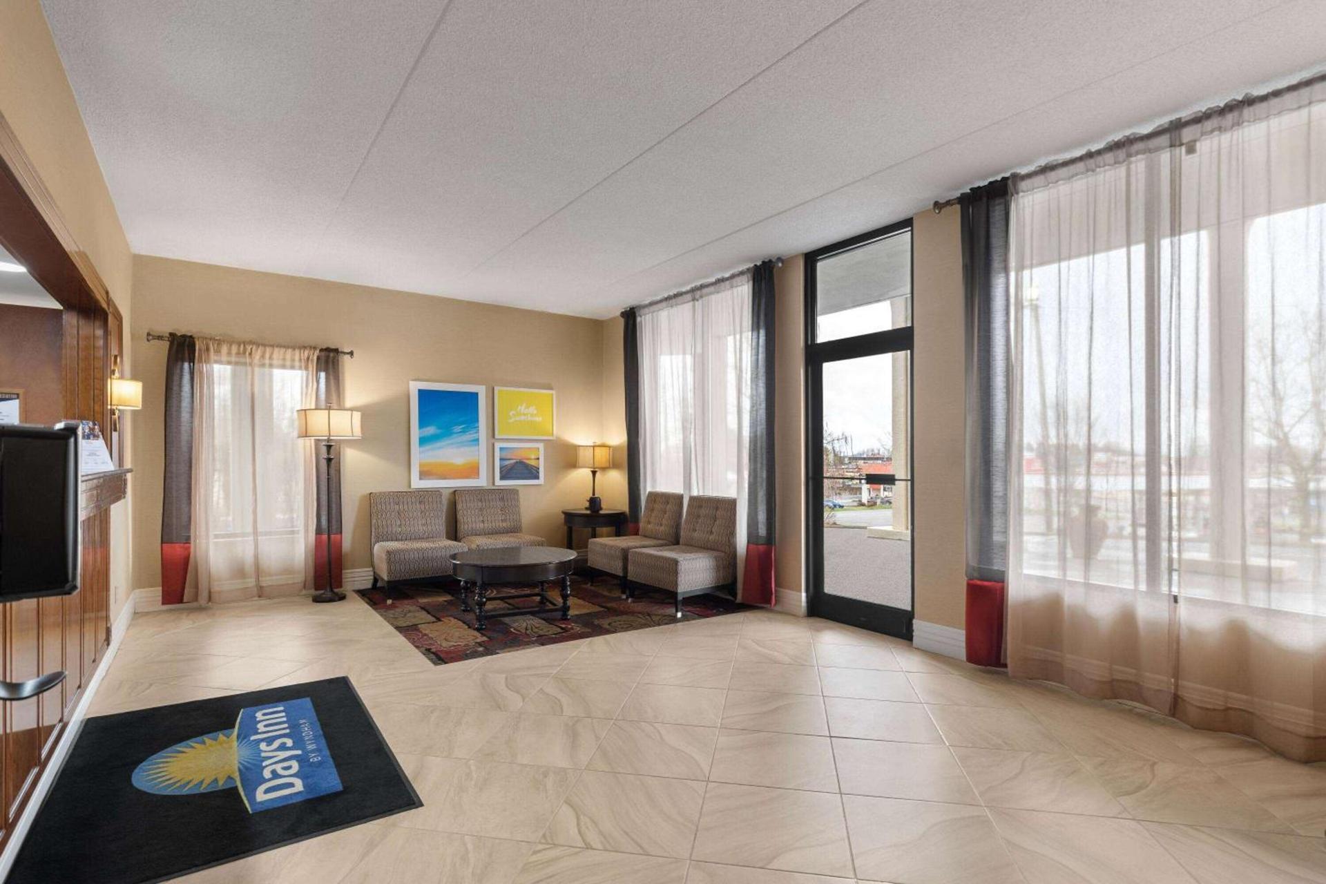 Days Inn by Wyndham Columbia Kentucky photo 16