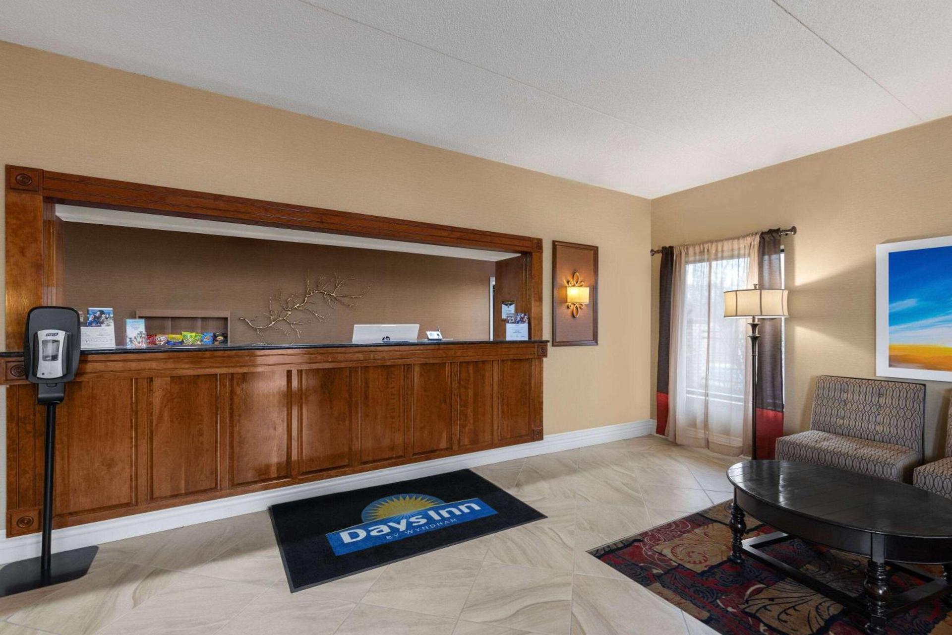 Days Inn by Wyndham Columbia Kentucky photo 17