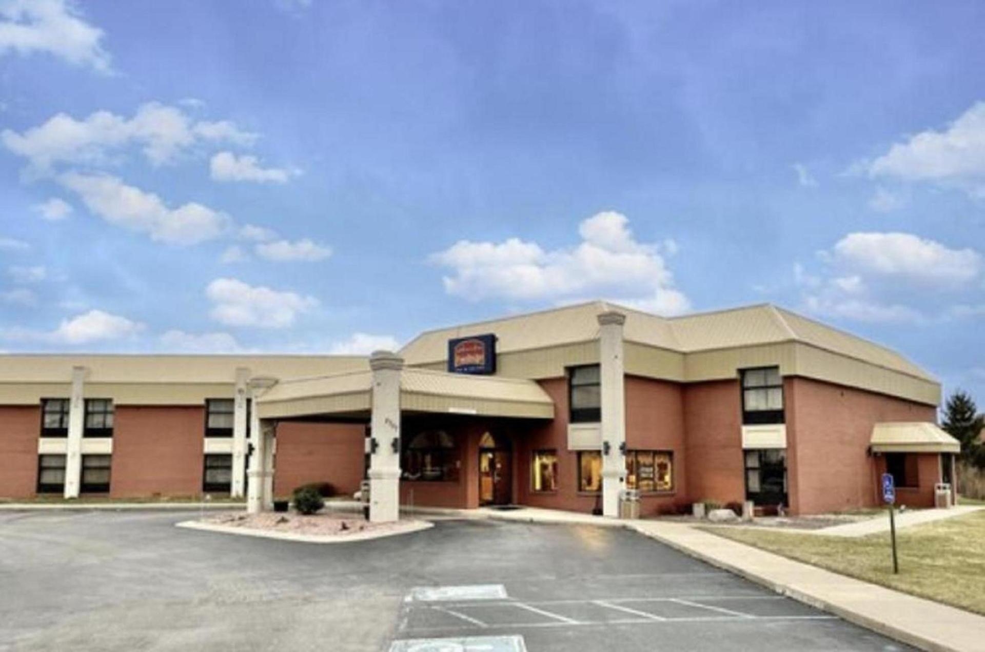 FairBridge Inn & Suites Fort Wayne photo 1