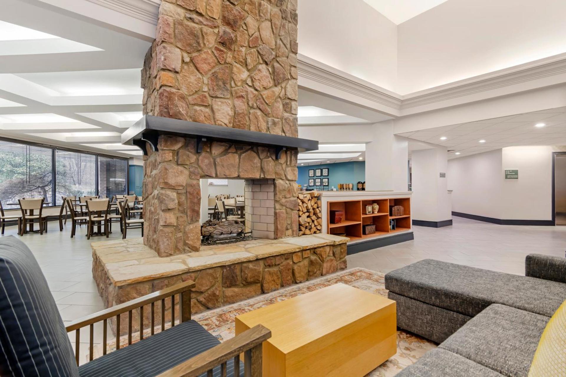 Country Inn & Suites by Radisson, Atlanta Galleria-Ballpark, GA photo 29